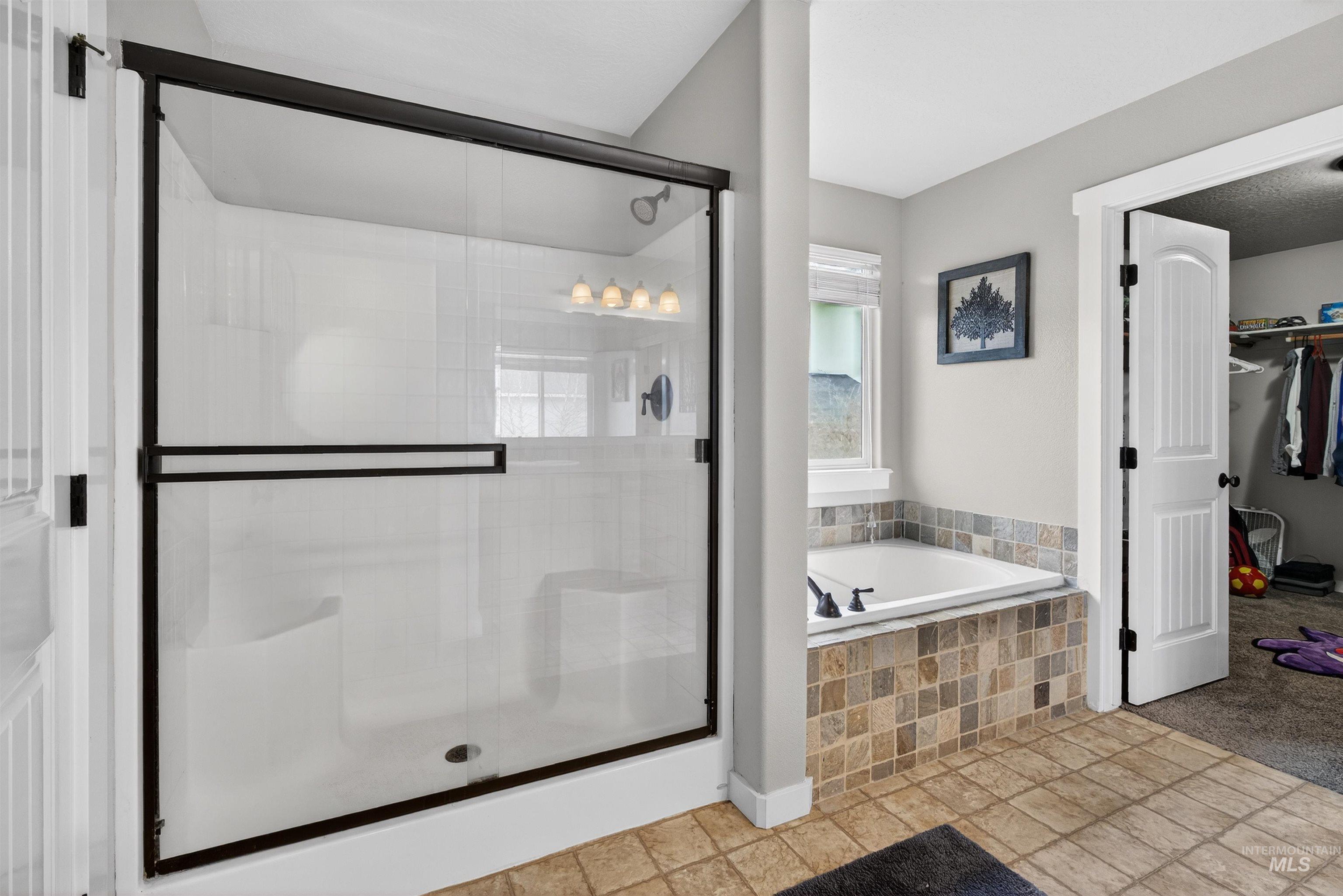 6284 N Silver Elm Way, Meridian, Idaho 83646, 4 Bedrooms, 2.5 Bathrooms, Residential For Sale, Price $529,900, 98978106