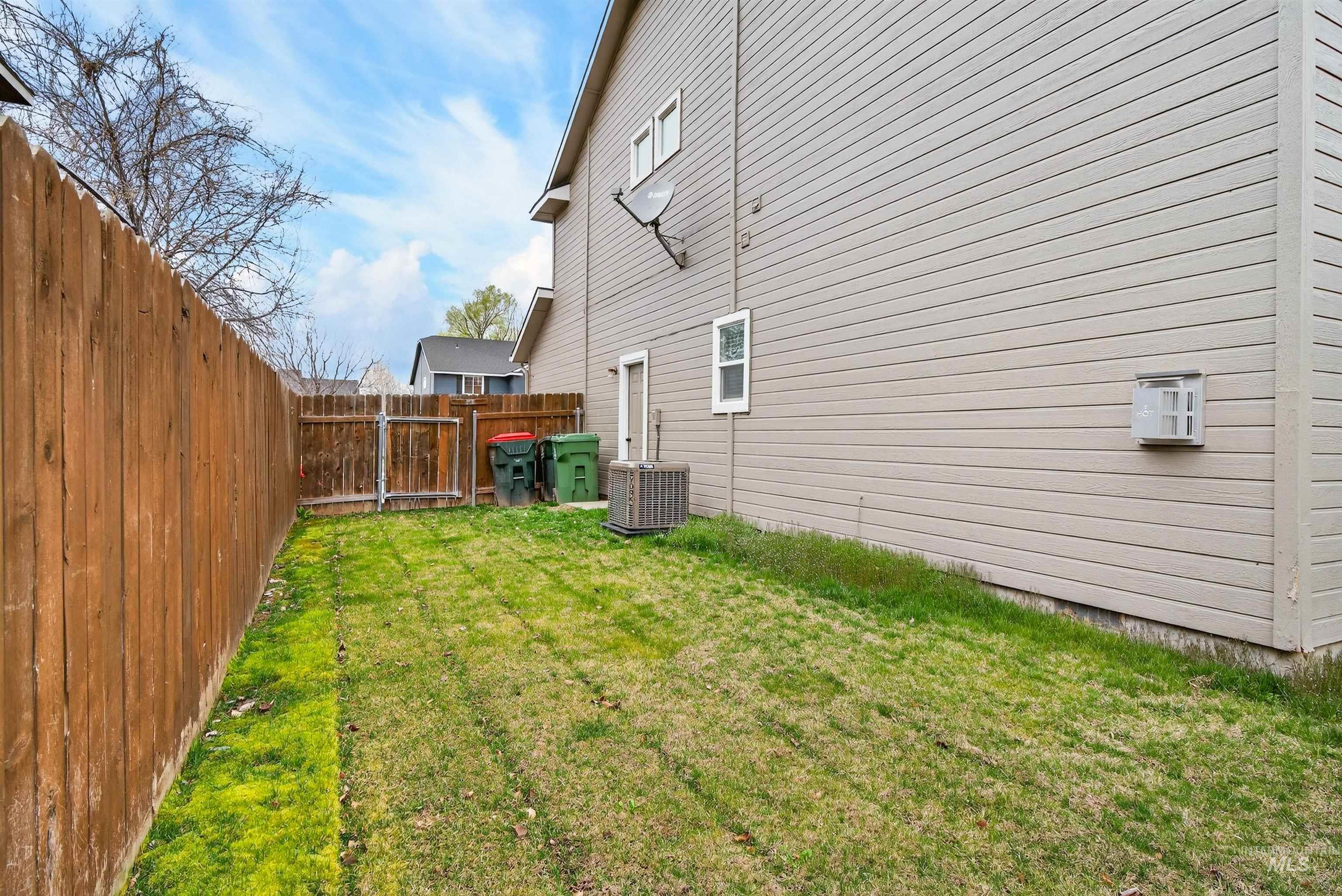 6284 N Silver Elm Way, Meridian, Idaho 83646, 4 Bedrooms, 2.5 Bathrooms, Residential For Sale, Price $529,900, 98978106