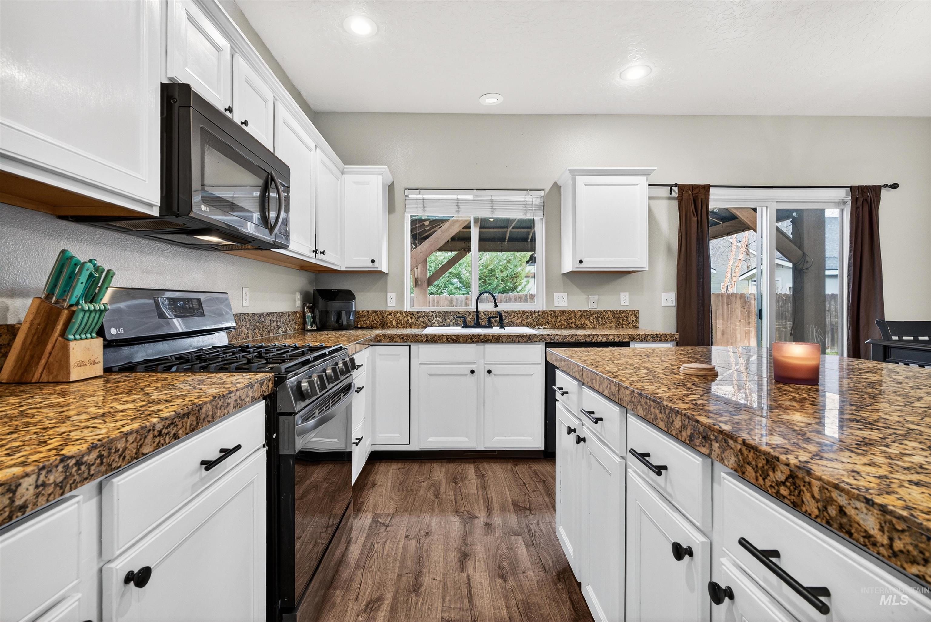 6284 N Silver Elm Way, Meridian, Idaho 83646, 4 Bedrooms, 2.5 Bathrooms, Residential For Sale, Price $529,900, 98978106