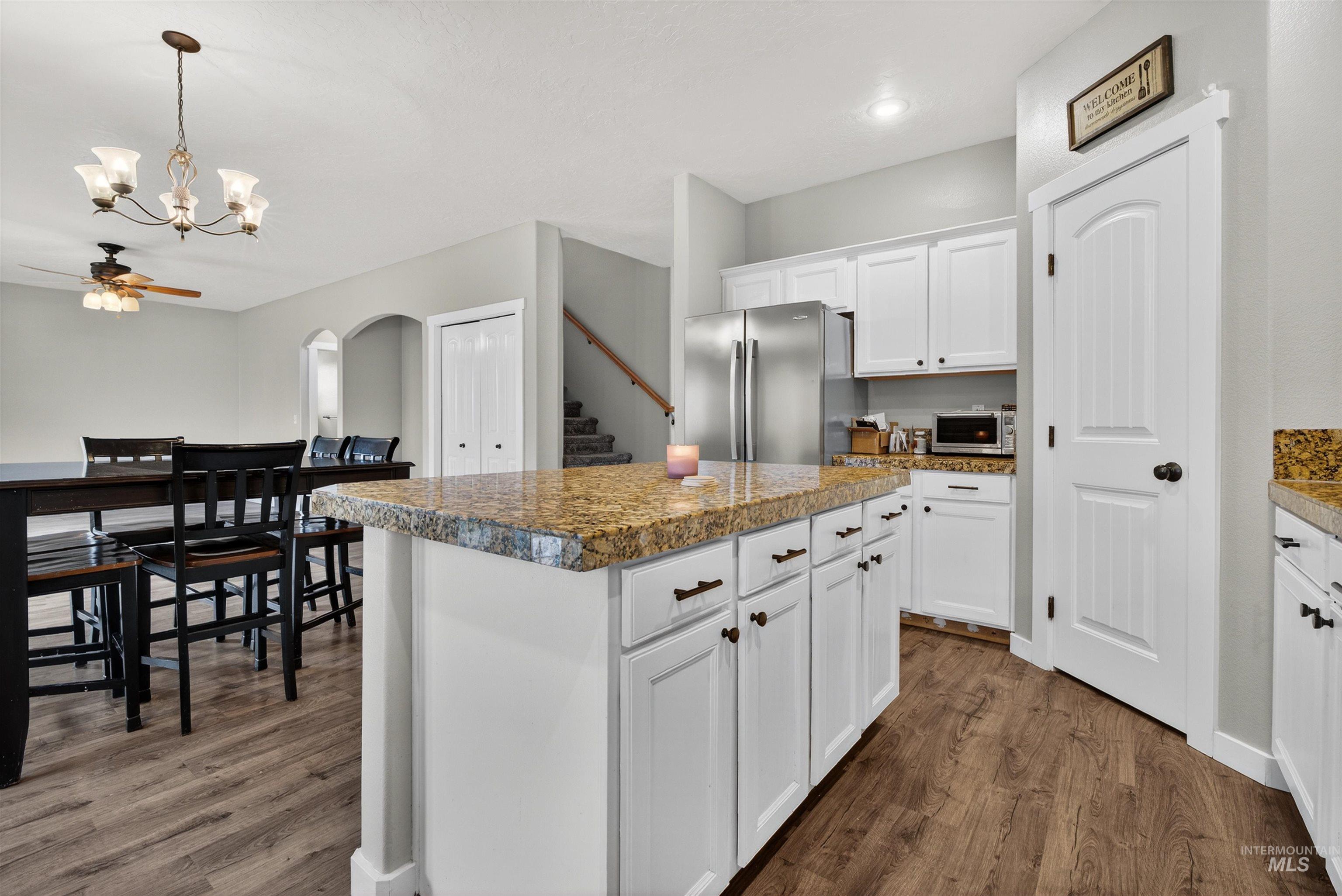 6284 N Silver Elm Way, Meridian, Idaho 83646, 4 Bedrooms, 2.5 Bathrooms, Residential For Sale, Price $529,900, 98978106