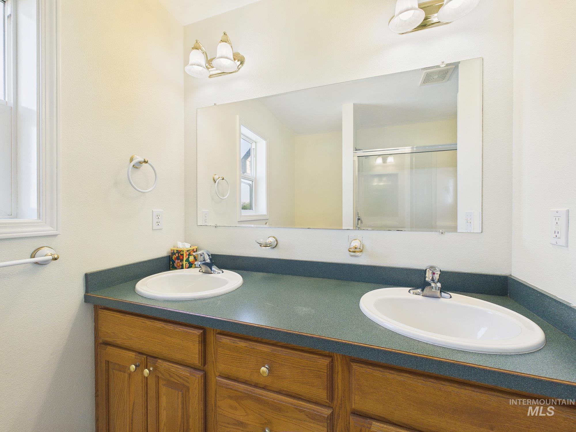2395 Airport Rd, Emmett, Idaho 83617, 3 Bedrooms, 2 Bathrooms, Residential For Sale, Price $799,000, 98978109