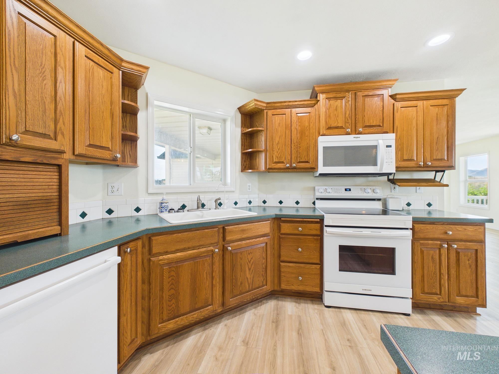 2395 Airport Rd, Emmett, Idaho 83617, 3 Bedrooms, 2 Bathrooms, Residential For Sale, Price $799,000, 98978109
