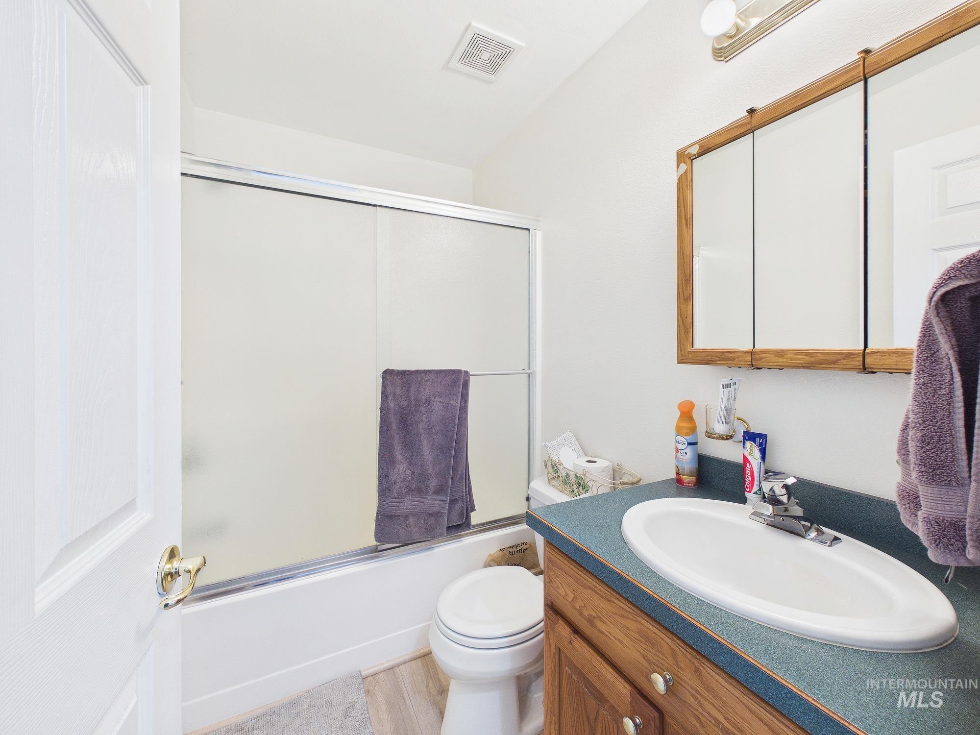 2395 Airport Rd, Emmett, Idaho 83617, 3 Bedrooms, 2 Bathrooms, Residential For Sale, Price $850,000, 98978109