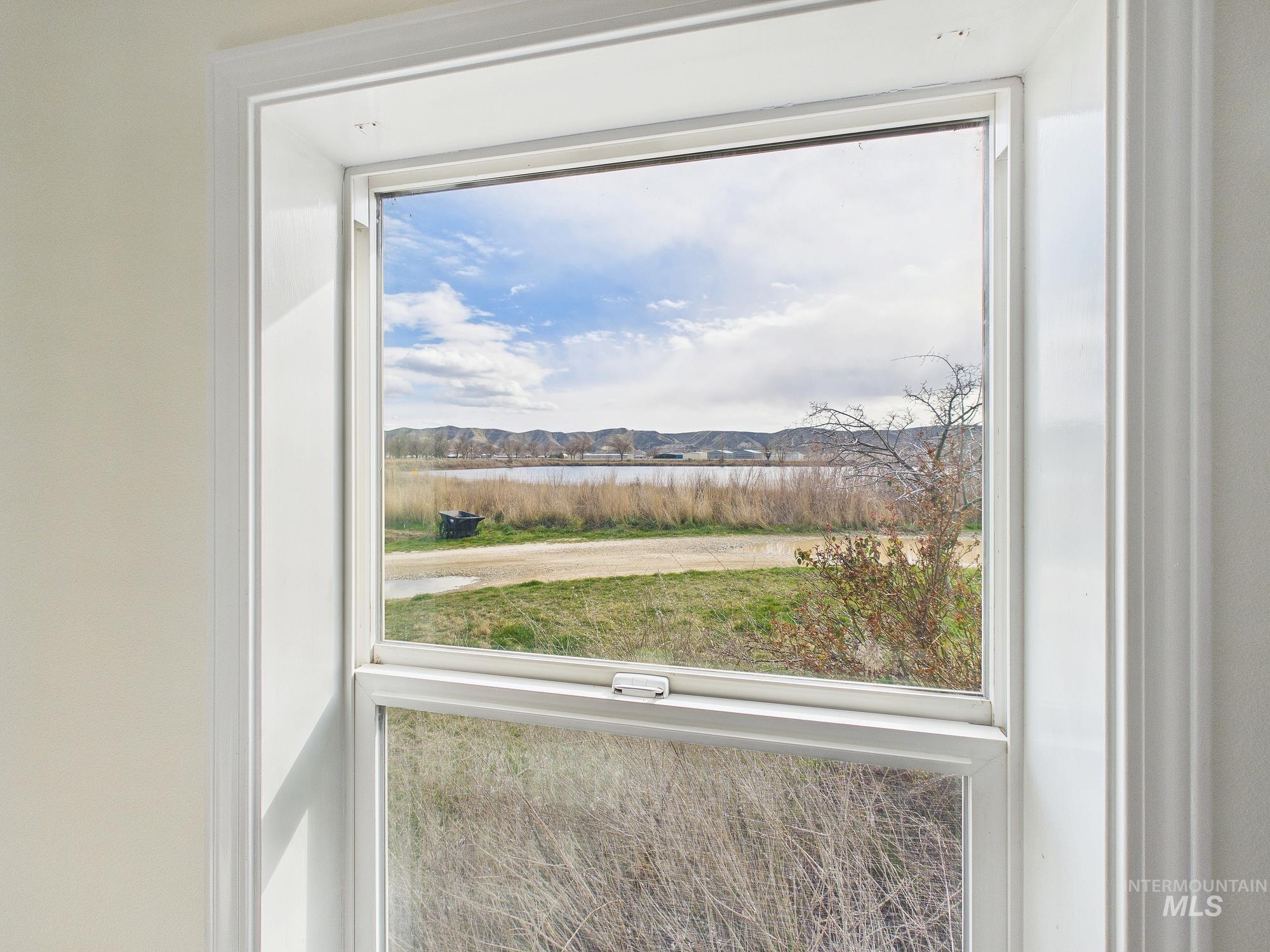 2395 Airport Rd, Emmett, Idaho 83617, 3 Bedrooms, 2 Bathrooms, Residential For Sale, Price $850,000, 98978109