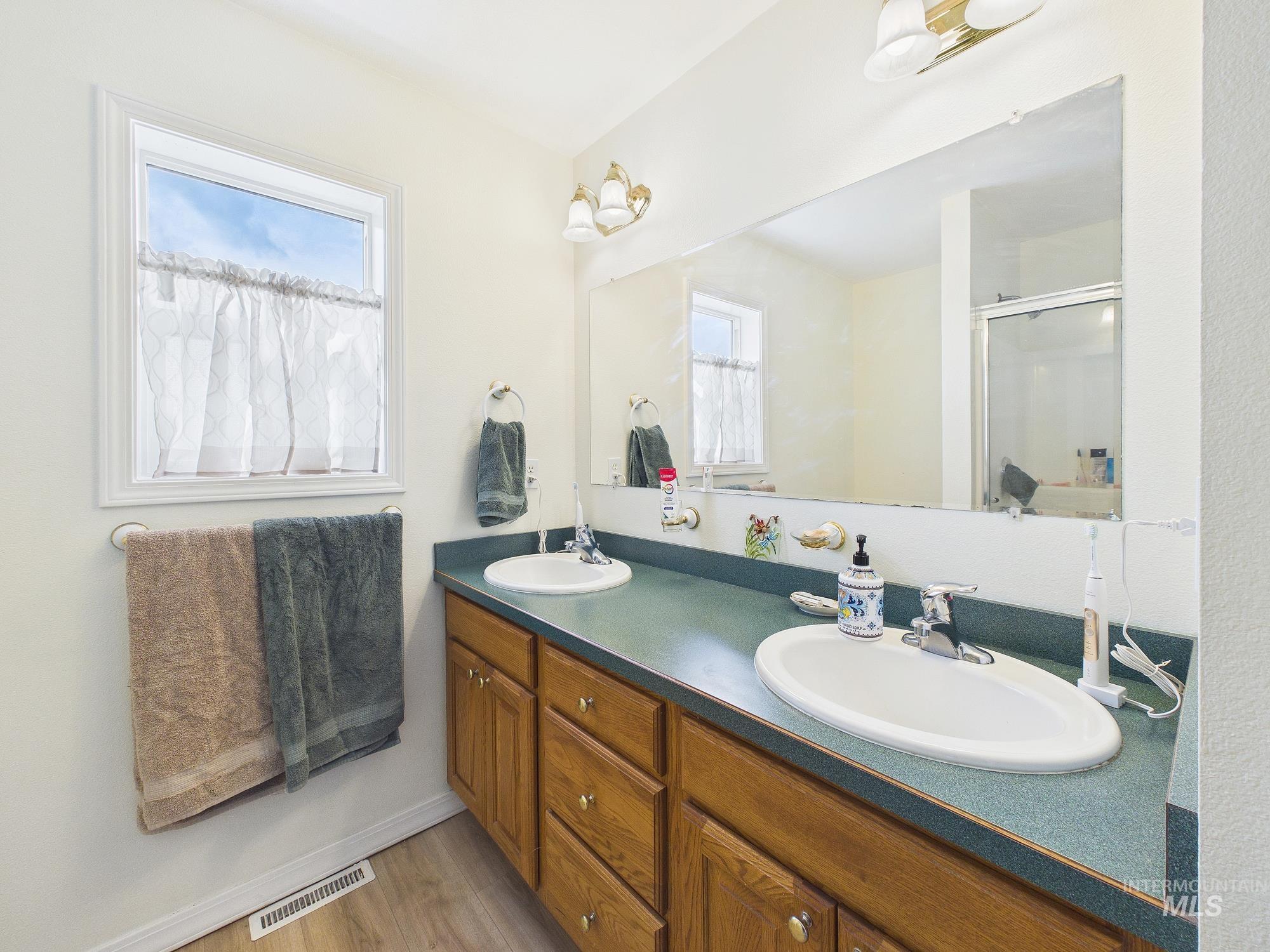 2395 Airport Rd, Emmett, Idaho 83617, 3 Bedrooms, 2 Bathrooms, Residential For Sale, Price $850,000, 98978109