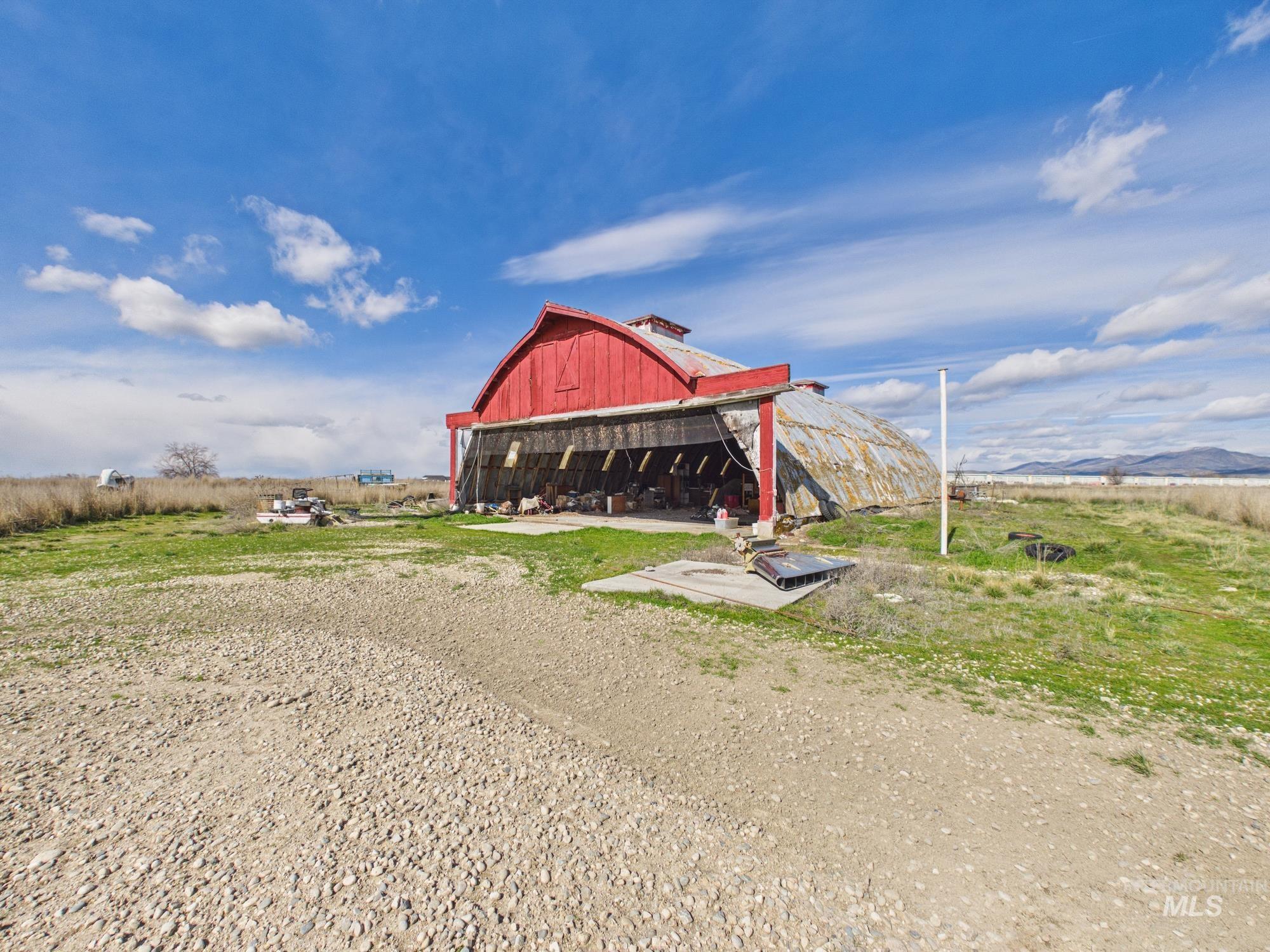 2395 Airport Rd, Emmett, Idaho 83617, 3 Bedrooms, 2 Bathrooms, Residential For Sale, Price $850,000, 98978109