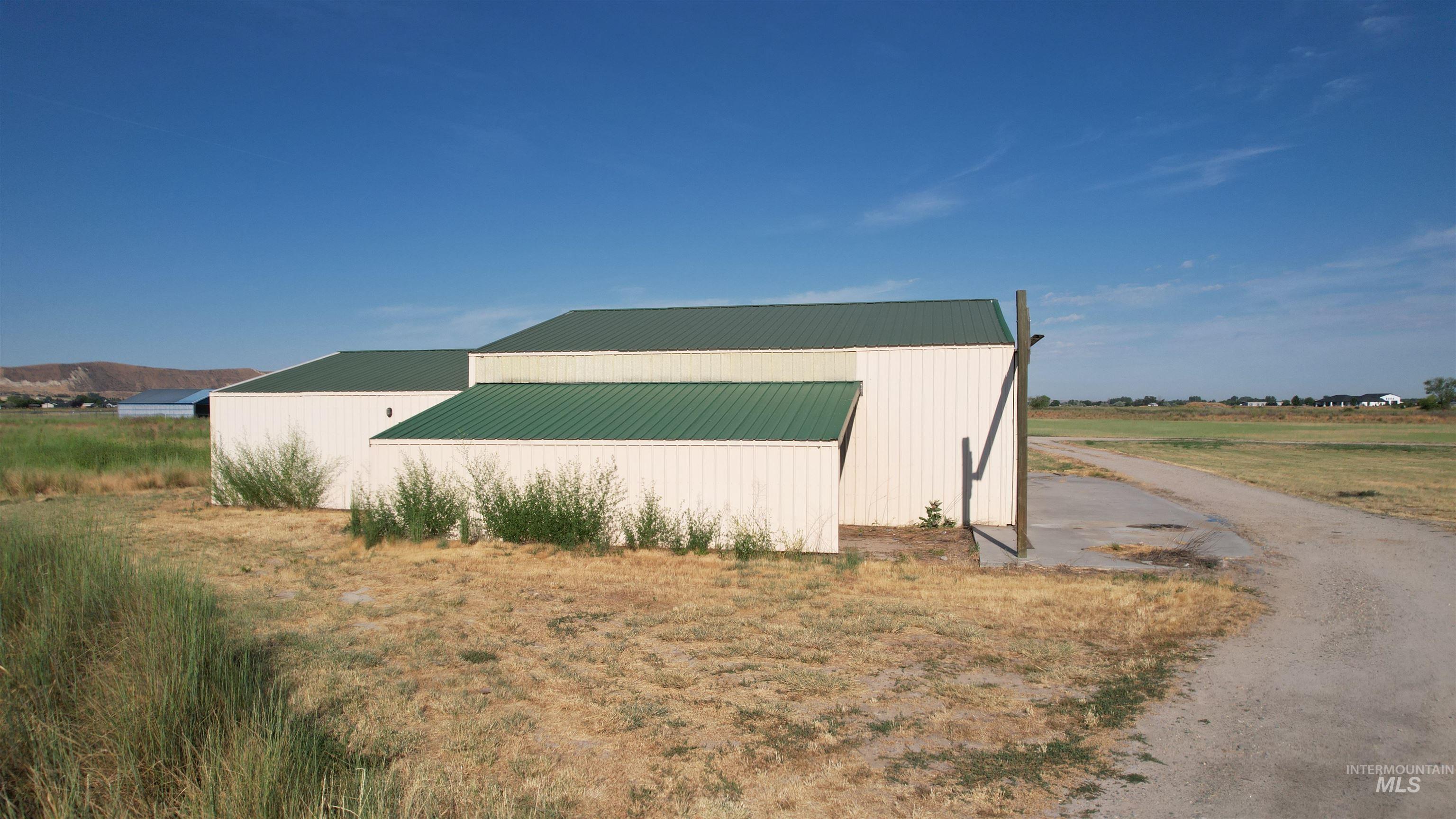 2395 Airport Rd, Emmett, Idaho 83617, 3 Bedrooms, 2 Bathrooms, Residential For Sale, Price $799,000, 98978109