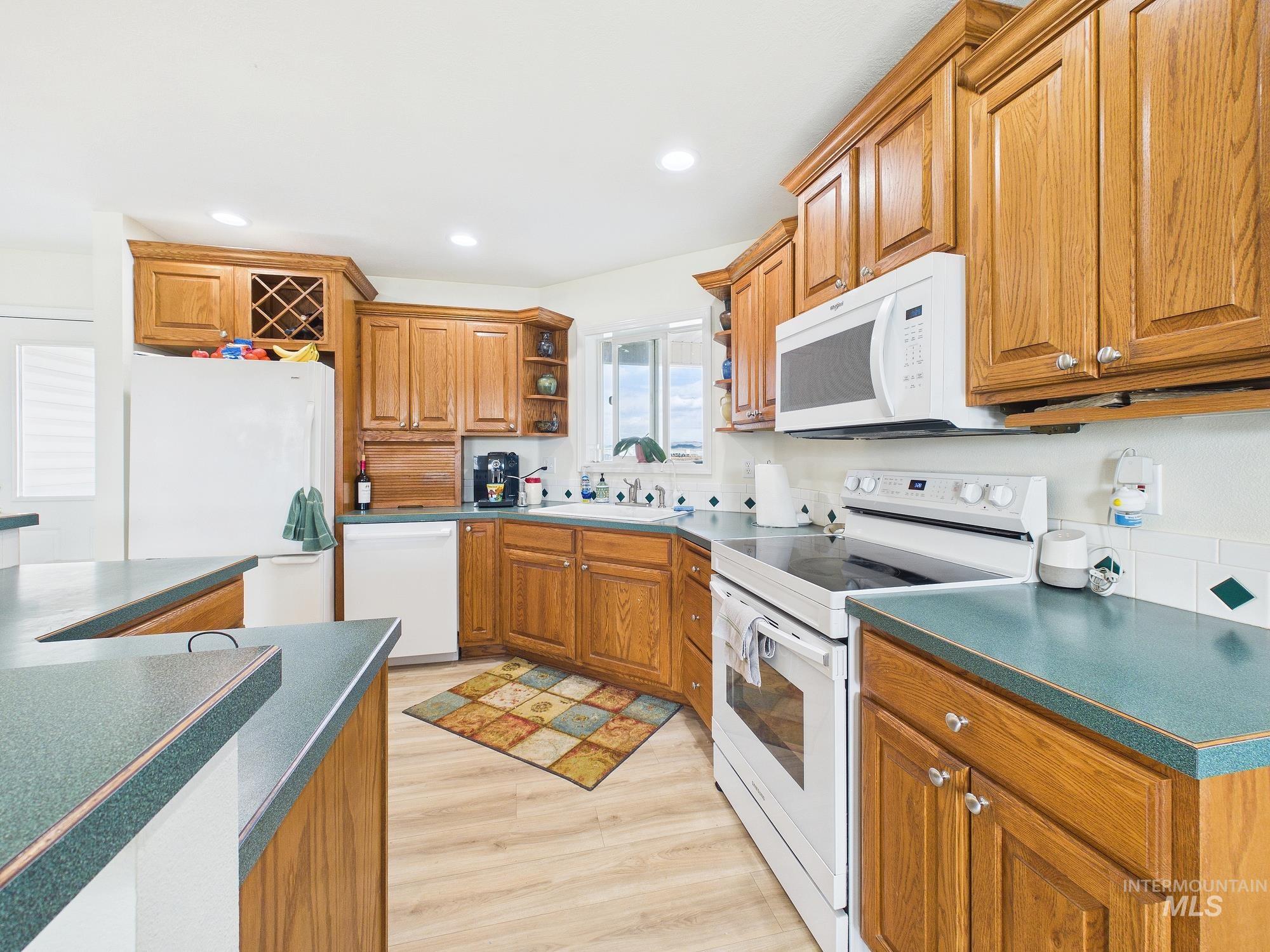 2395 Airport Rd, Emmett, Idaho 83617, 3 Bedrooms, 2 Bathrooms, Residential For Sale, Price $850,000, 98978109