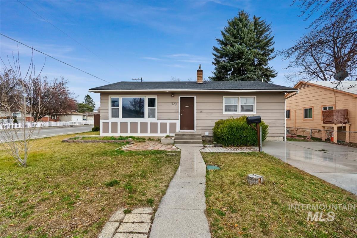 520 N 11th E., Mountain Home, Idaho 83647, 4 Bedrooms, 2 Bathrooms, Residential For Sale, Price $320,000,MLS 98978110