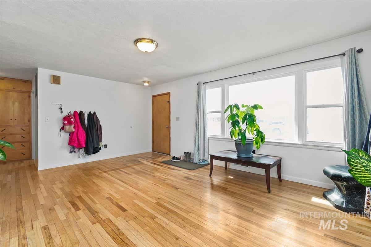 520 N 11th E., Mountain Home, Idaho 83647, 4 Bedrooms, 2 Bathrooms, Residential For Sale, Price $320,000,MLS 98978110