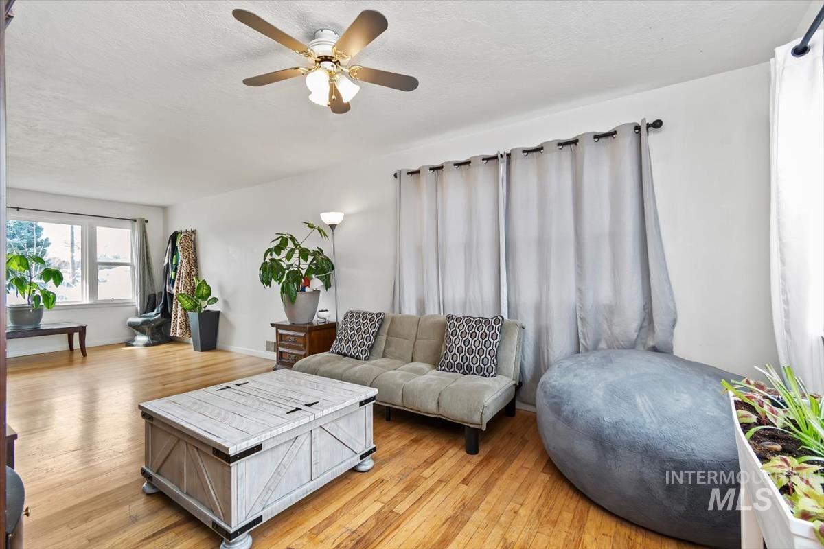 520 N 11th E., Mountain Home, Idaho 83647, 4 Bedrooms, 2 Bathrooms, Residential For Sale, Price $320,000,MLS 98978110