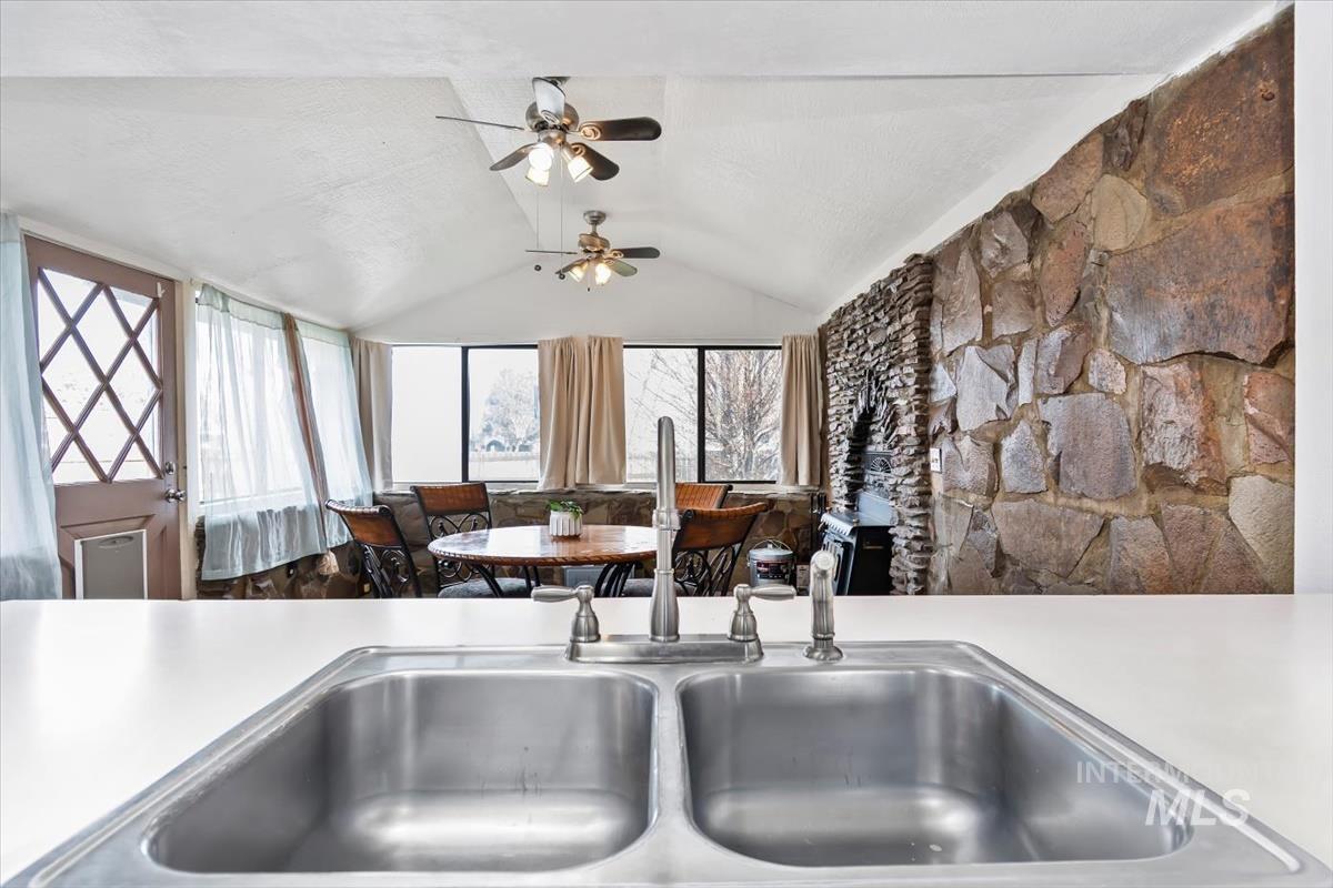 520 N 11th E., Mountain Home, Idaho 83647, 4 Bedrooms, 2 Bathrooms, Residential For Sale, Price $320,000,MLS 98978110