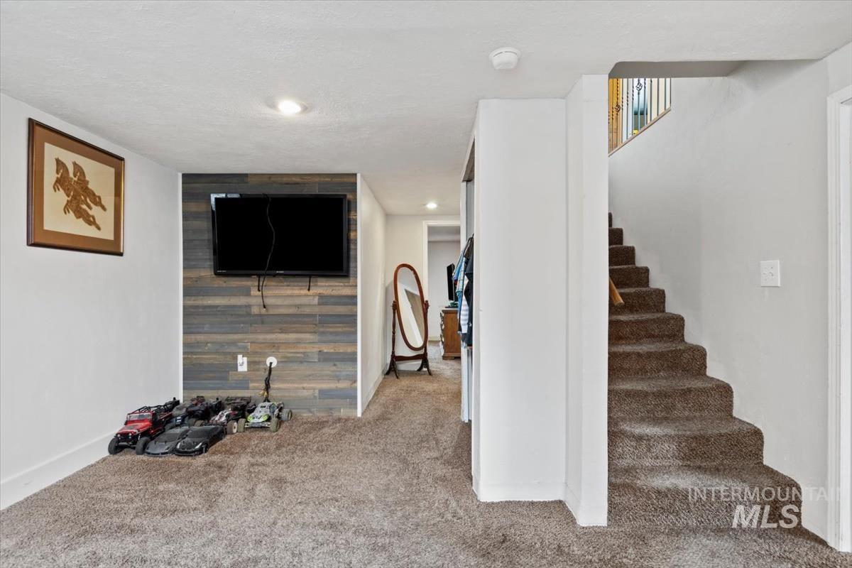 520 N 11th E., Mountain Home, Idaho 83647, 4 Bedrooms, 2 Bathrooms, Residential For Sale, Price $320,000,MLS 98978110