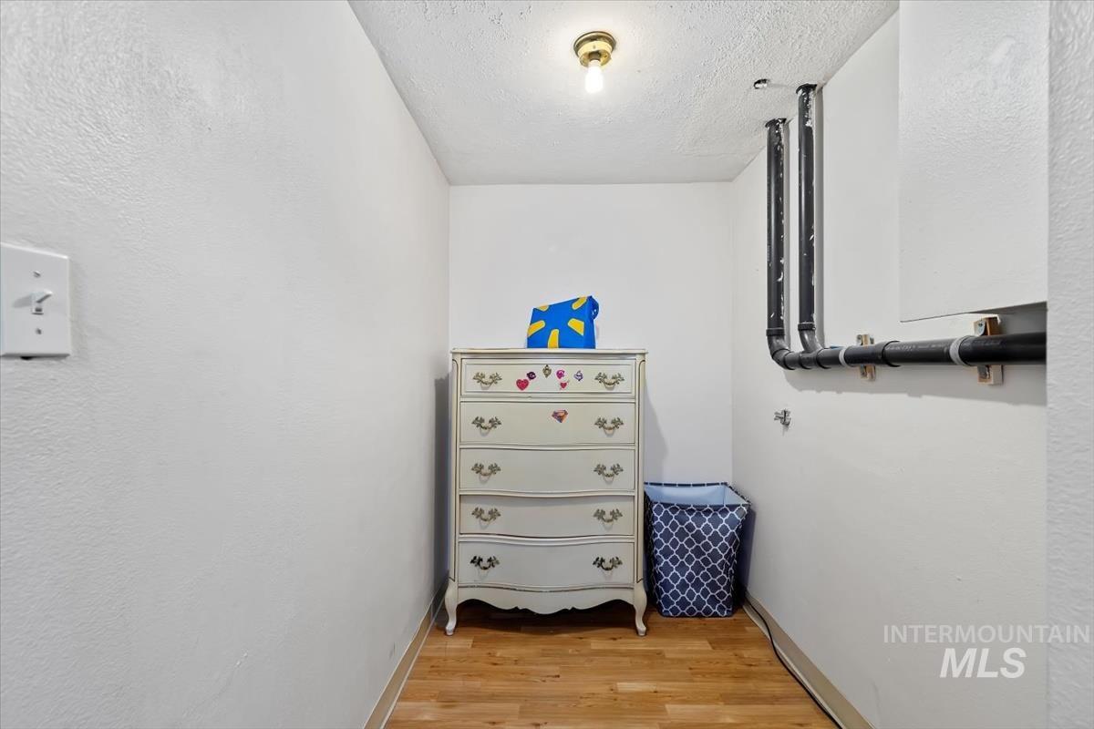 520 N 11th E., Mountain Home, Idaho 83647, 4 Bedrooms, 2 Bathrooms, Residential For Sale, Price $320,000,MLS 98978110