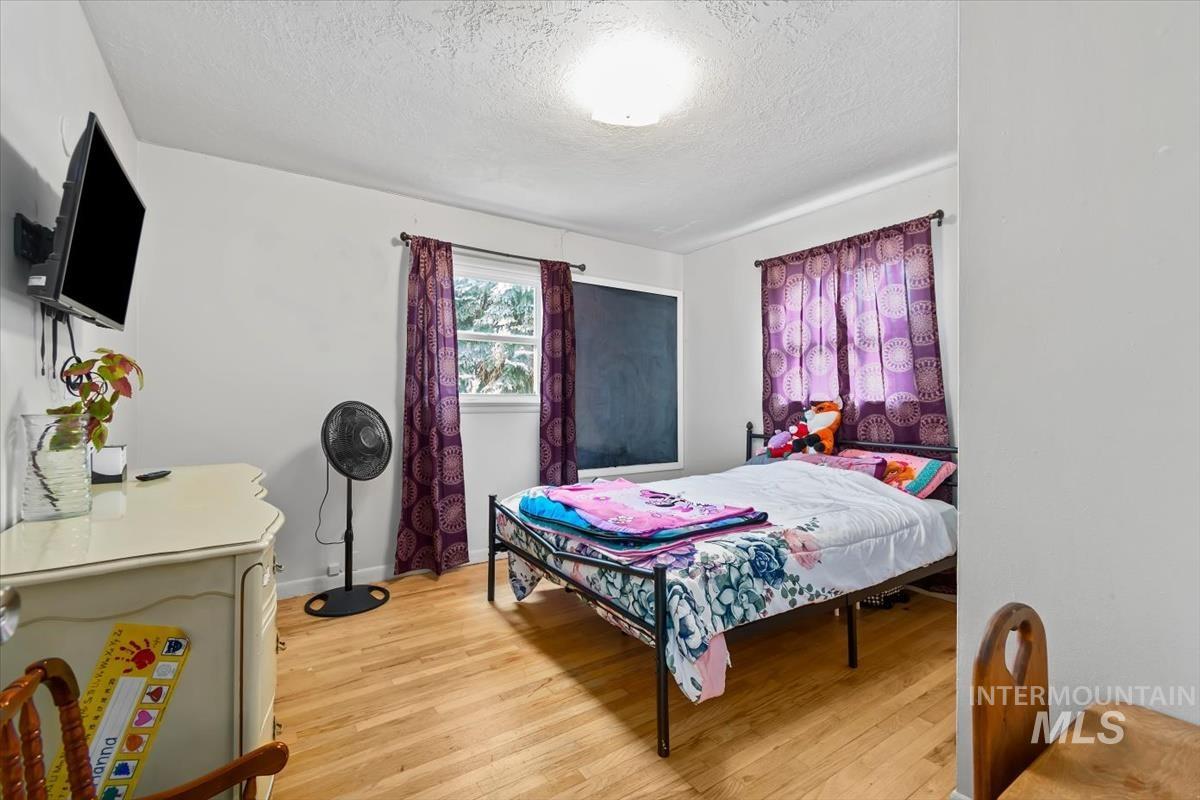 520 N 11th E., Mountain Home, Idaho 83647, 4 Bedrooms, 2 Bathrooms, Residential For Sale, Price $320,000,MLS 98978110