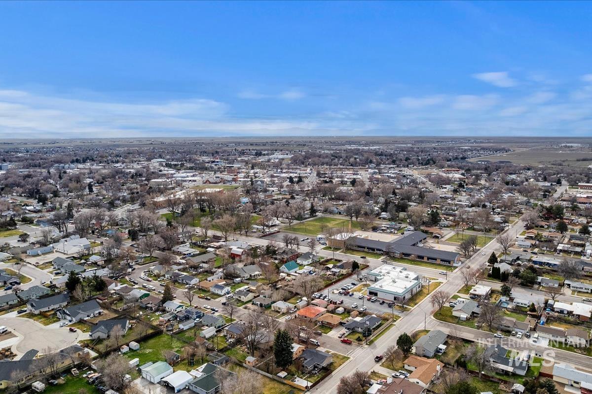 520 N 11th E., Mountain Home, Idaho 83647, 4 Bedrooms, 2 Bathrooms, Residential For Sale, Price $320,000,MLS 98978110