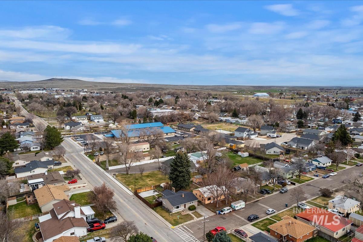 520 N 11th E., Mountain Home, Idaho 83647, 4 Bedrooms, 2 Bathrooms, Residential For Sale, Price $320,000,MLS 98978110