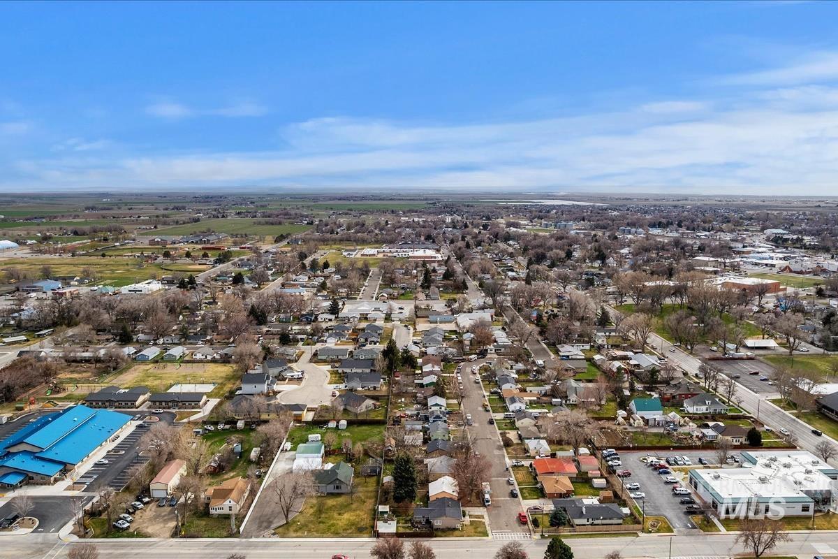 520 N 11th E., Mountain Home, Idaho 83647, 4 Bedrooms, 2 Bathrooms, Residential For Sale, Price $320,000,MLS 98978110