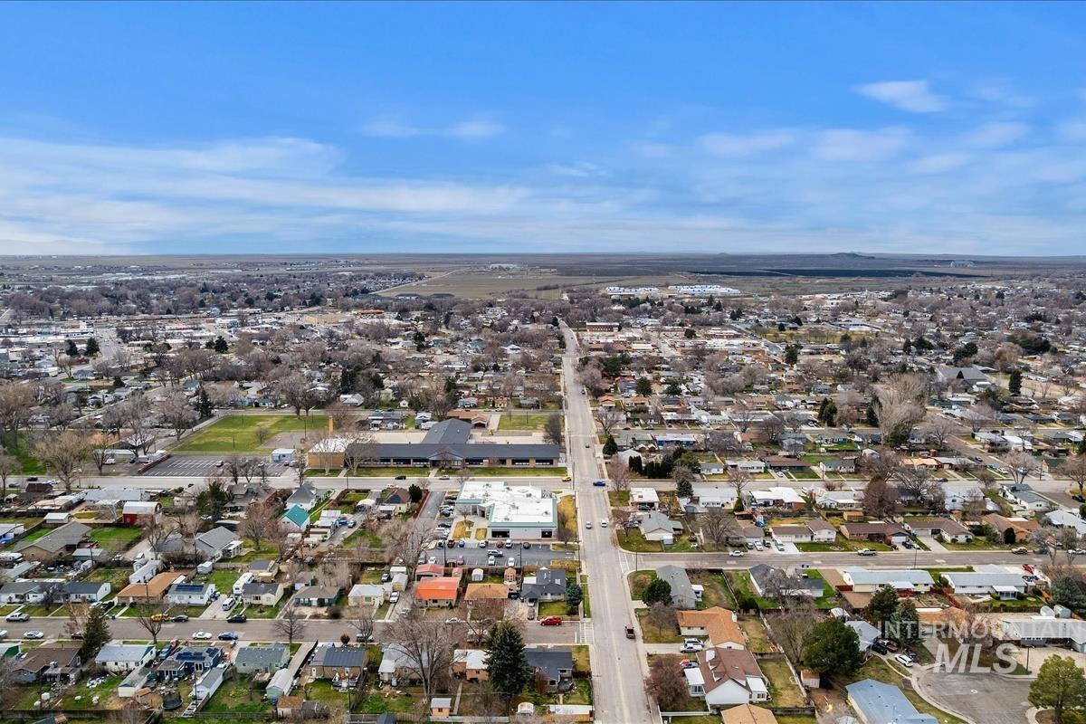 520 N 11th E., Mountain Home, Idaho 83647, 4 Bedrooms, 2 Bathrooms, Residential For Sale, Price $320,000,MLS 98978110