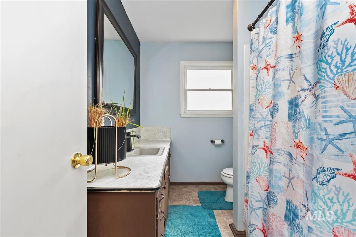 520 N 11th E., Mountain Home, Idaho 83647, 4 Bedrooms, 2 Bathrooms, Residential For Sale, Price $320,000,MLS 98978110