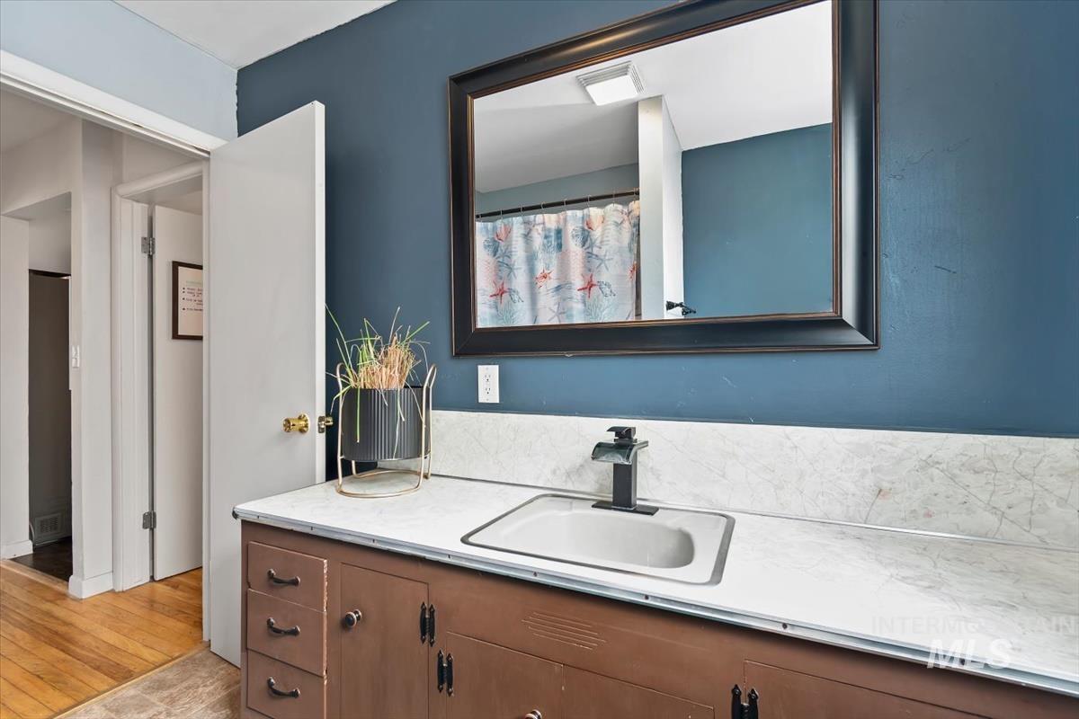 520 N 11th E., Mountain Home, Idaho 83647, 4 Bedrooms, 2 Bathrooms, Residential For Sale, Price $320,000,MLS 98978110