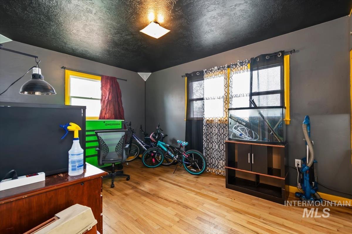 520 N 11th E., Mountain Home, Idaho 83647, 4 Bedrooms, 2 Bathrooms, Residential For Sale, Price $320,000,MLS 98978110