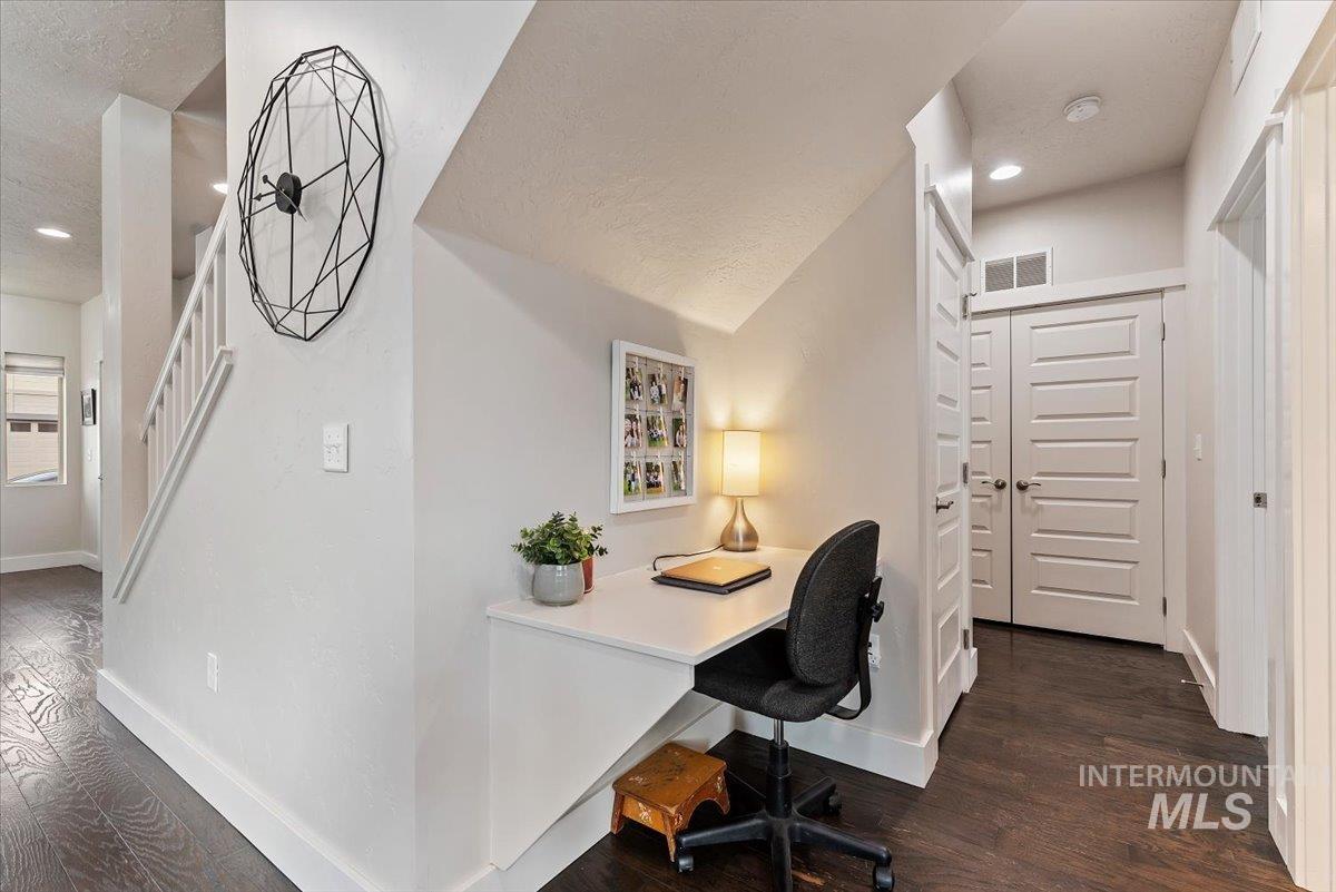 600 N Escalade Pl, Nampa, Idaho 83651-4774, 3 Bedrooms, 2.5 Bathrooms, Residential For Sale, Price $339,500,MLS 98978111