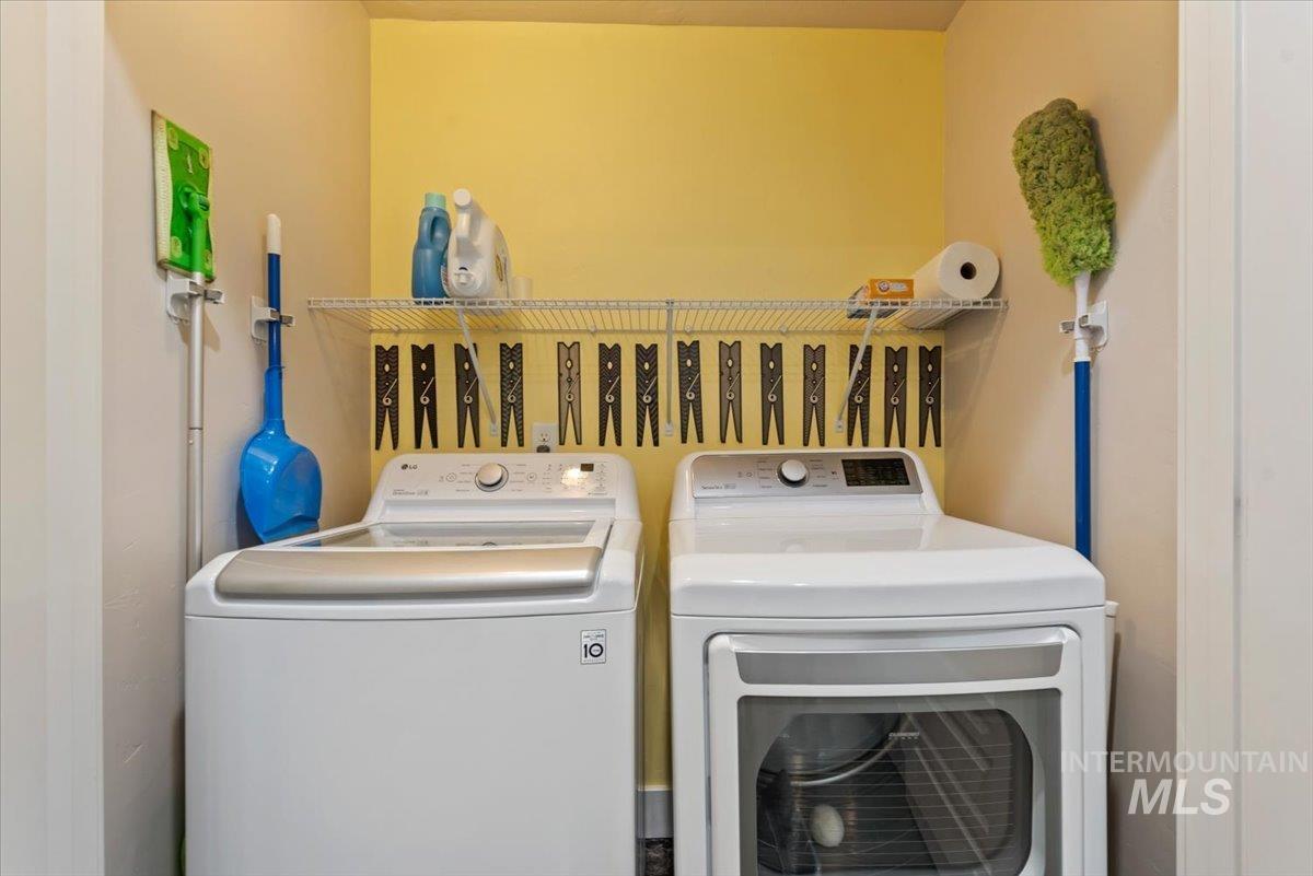 600 N Escalade Pl, Nampa, Idaho 83651-4774, 3 Bedrooms, 2.5 Bathrooms, Residential For Sale, Price $339,500,MLS 98978111