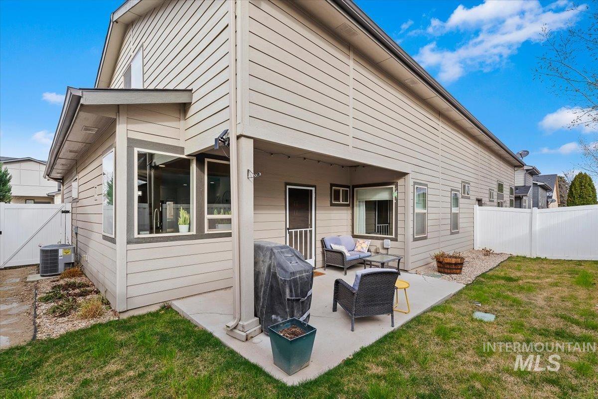 600 N Escalade Pl, Nampa, Idaho 83651-4774, 3 Bedrooms, 2.5 Bathrooms, Residential For Sale, Price $339,500,MLS 98978111