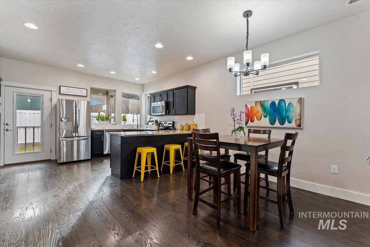 600 N Escalade Pl, Nampa, Idaho 83651-4774, 3 Bedrooms, 2.5 Bathrooms, Residential For Sale, Price $339,500,MLS 98978111