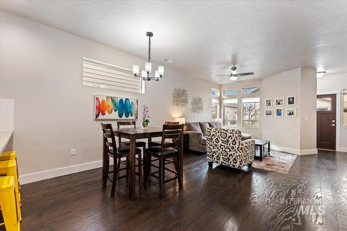 600 N Escalade Pl, Nampa, Idaho 83651-4774, 3 Bedrooms, 2.5 Bathrooms, Residential For Sale, Price $339,500,MLS 98978111