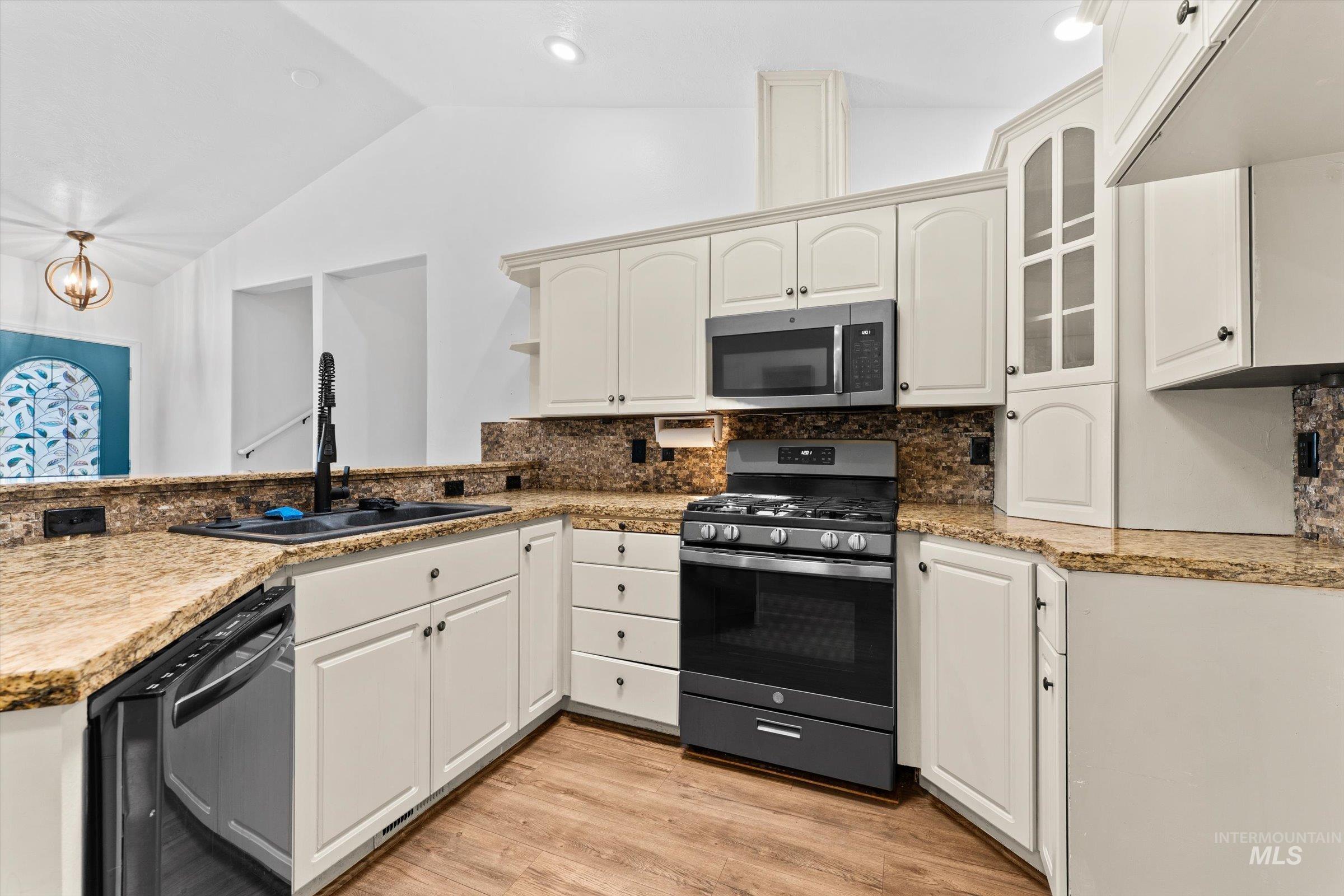 3892 E Eisenhower Dr, Meridian, Idaho 83642, 3 Bedrooms, 4 Bathrooms, Residential For Sale, Price $579,000, 98978112