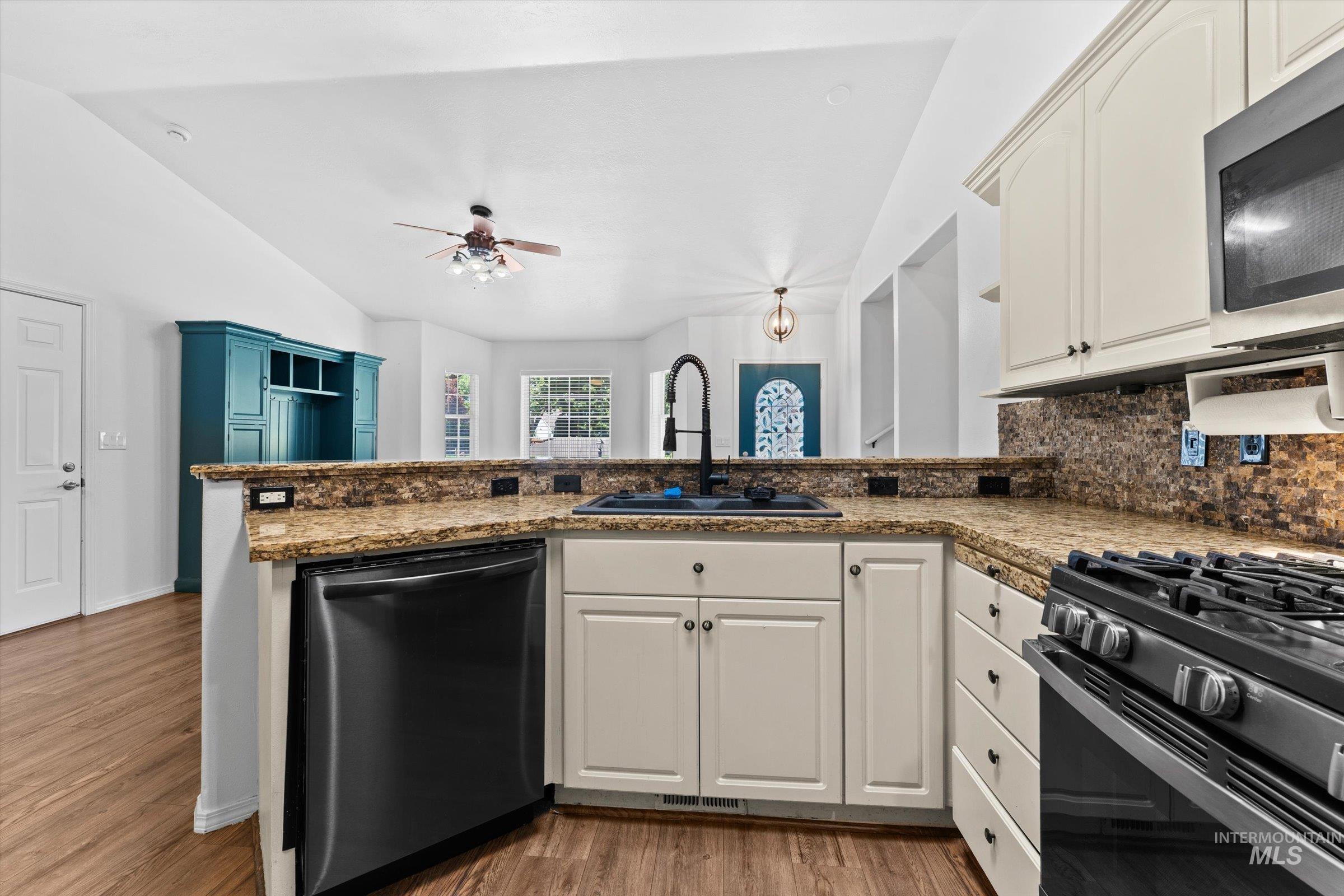 3892 E Eisenhower Dr, Meridian, Idaho 83642, 3 Bedrooms, 4 Bathrooms, Residential For Sale, Price $579,000, 98978112