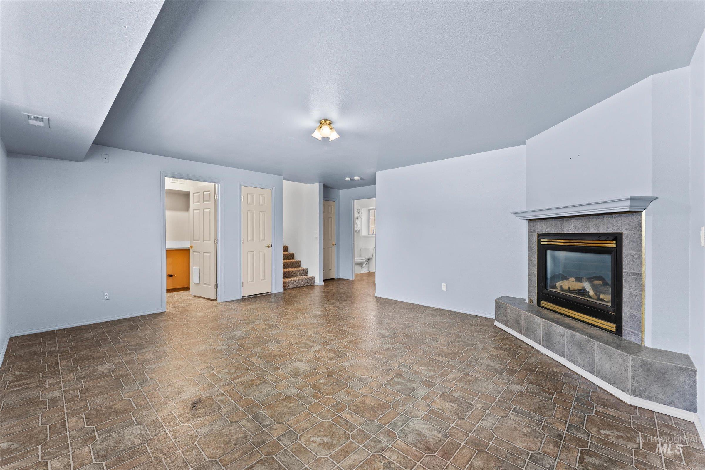 3892 E Eisenhower Dr, Meridian, Idaho 83642, 3 Bedrooms, 4 Bathrooms, Residential For Sale, Price $579,000, 98978112