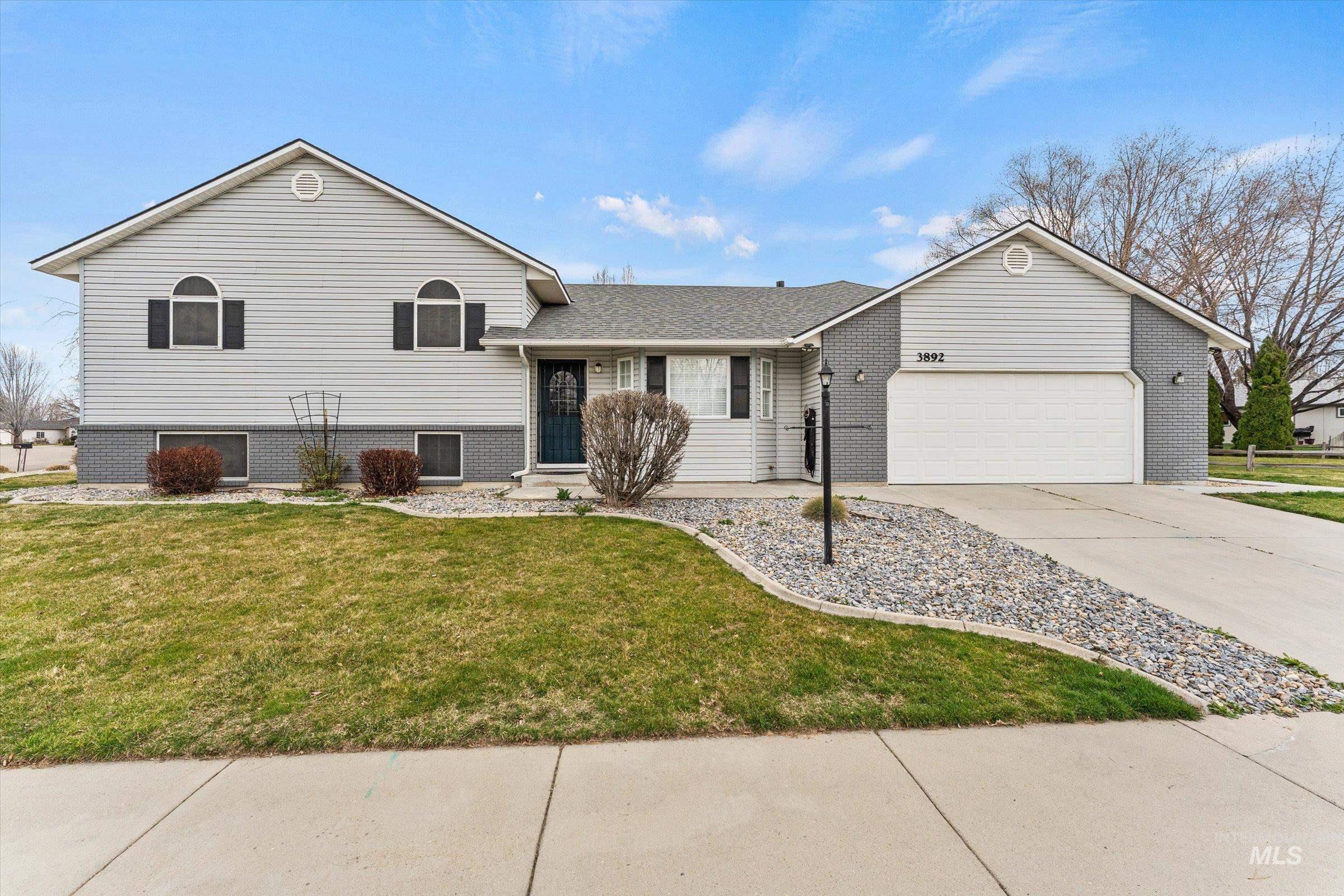 3892 E Eisenhower Dr, Meridian, Idaho 83642, 3 Bedrooms, 4 Bathrooms, Residential For Sale, Price $579,000, 98978112