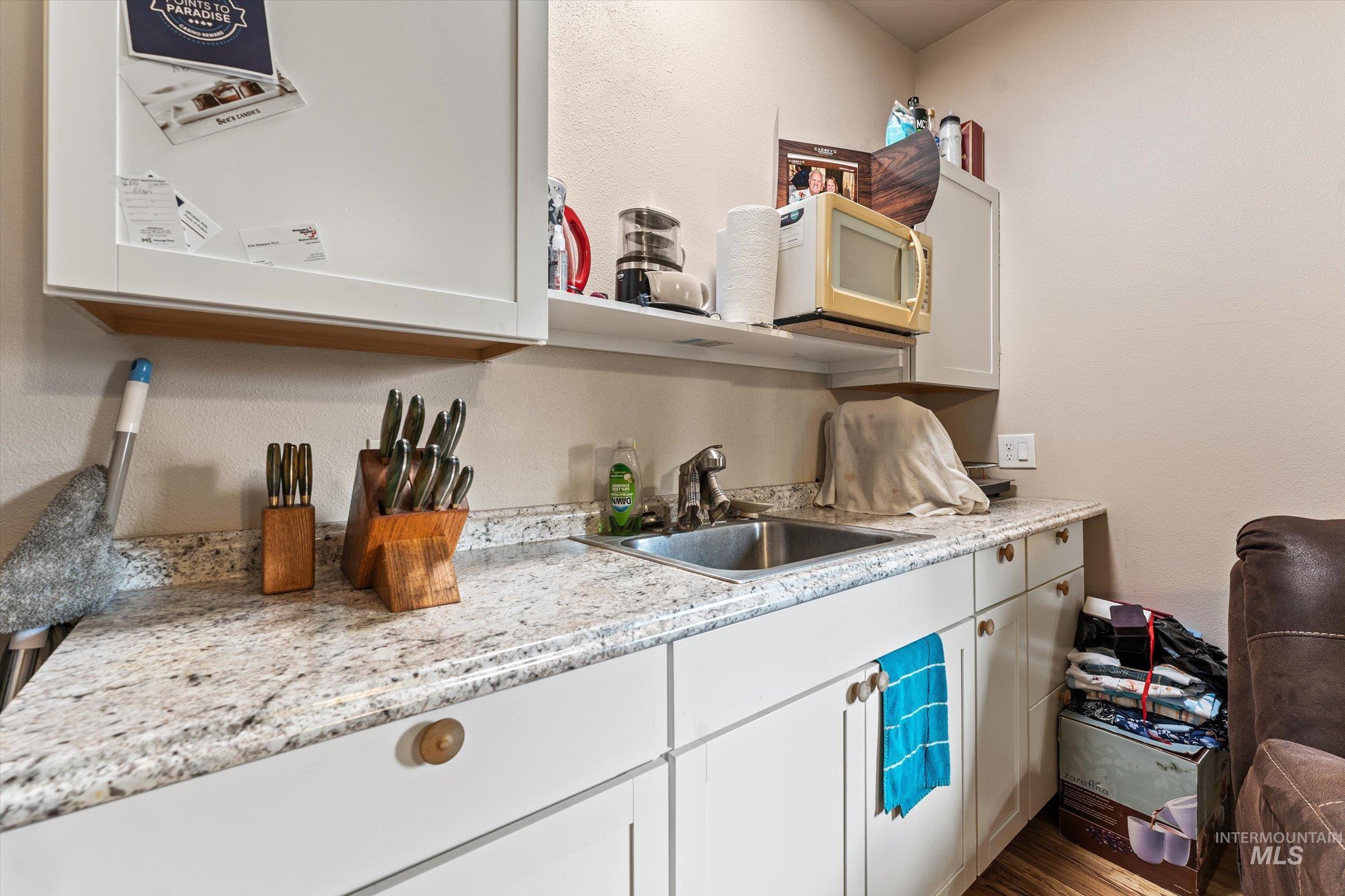 3892 E Eisenhower Dr, Meridian, Idaho 83642, 3 Bedrooms, 4 Bathrooms, Residential For Sale, Price $585,000,MLS 98978112