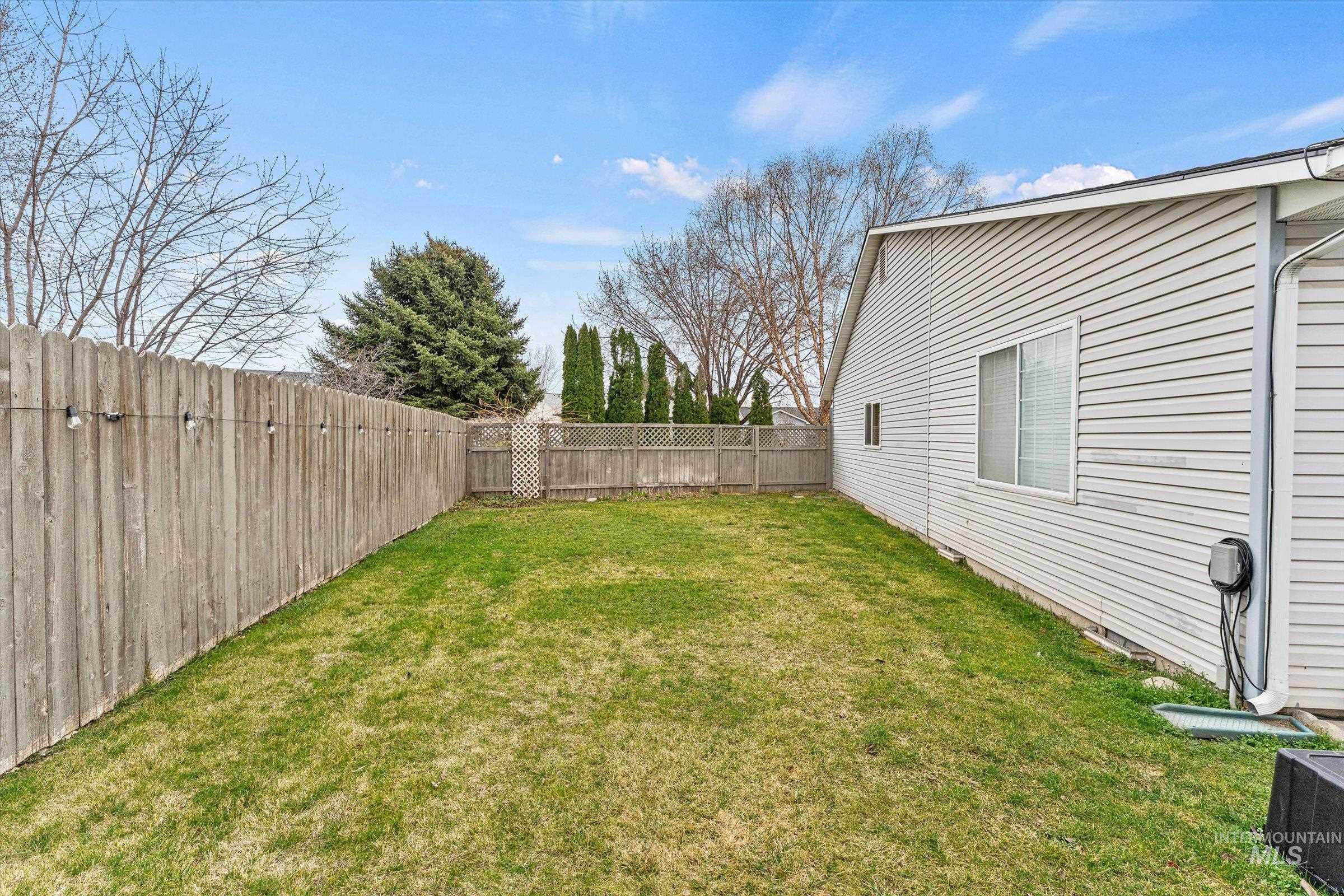 3892 E Eisenhower Dr, Meridian, Idaho 83642, 3 Bedrooms, 4 Bathrooms, Residential For Sale, Price $585,000,MLS 98978112