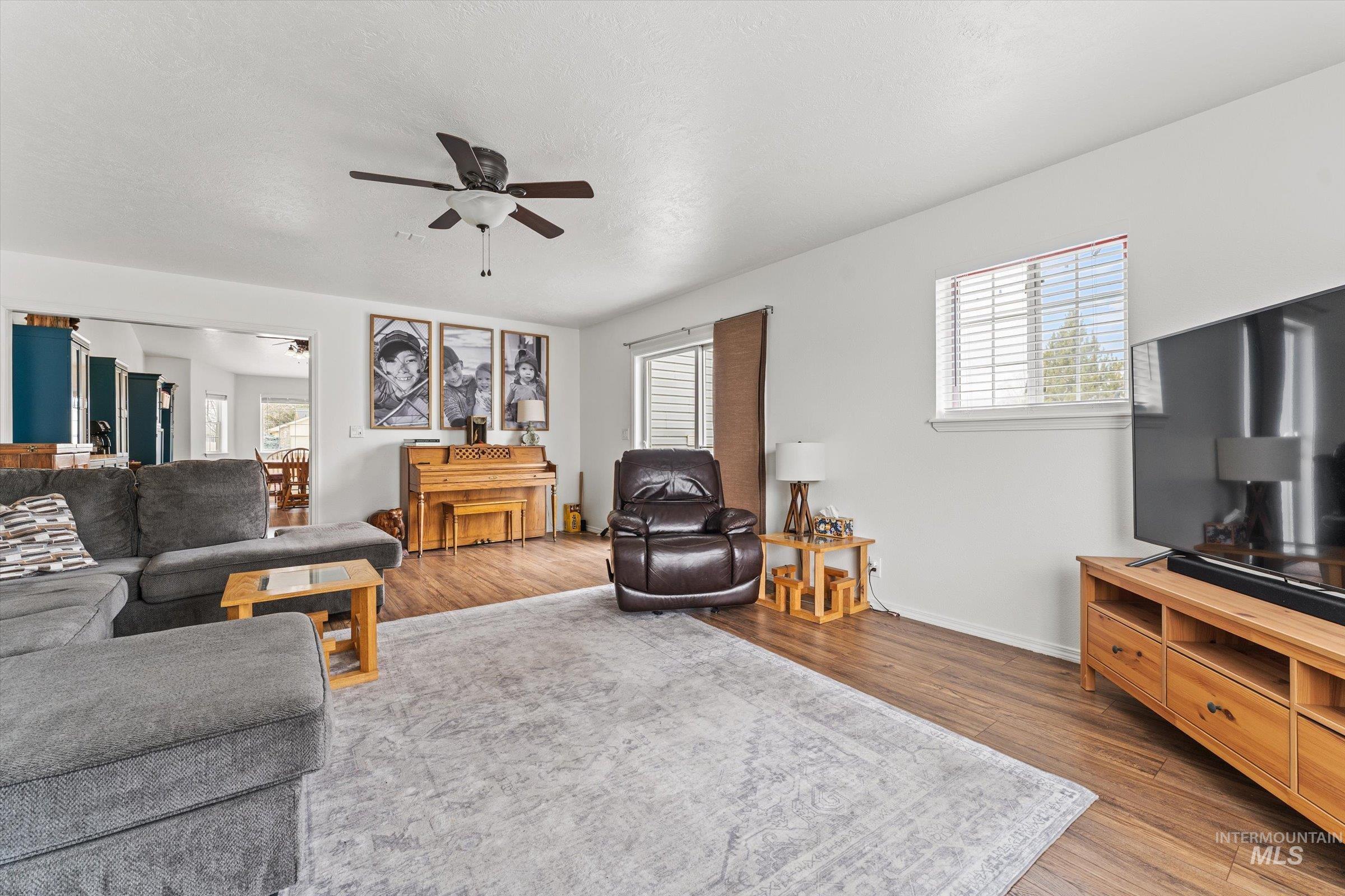 3892 E Eisenhower Dr, Meridian, Idaho 83642, 3 Bedrooms, 4 Bathrooms, Residential For Sale, Price $585,000,MLS 98978112