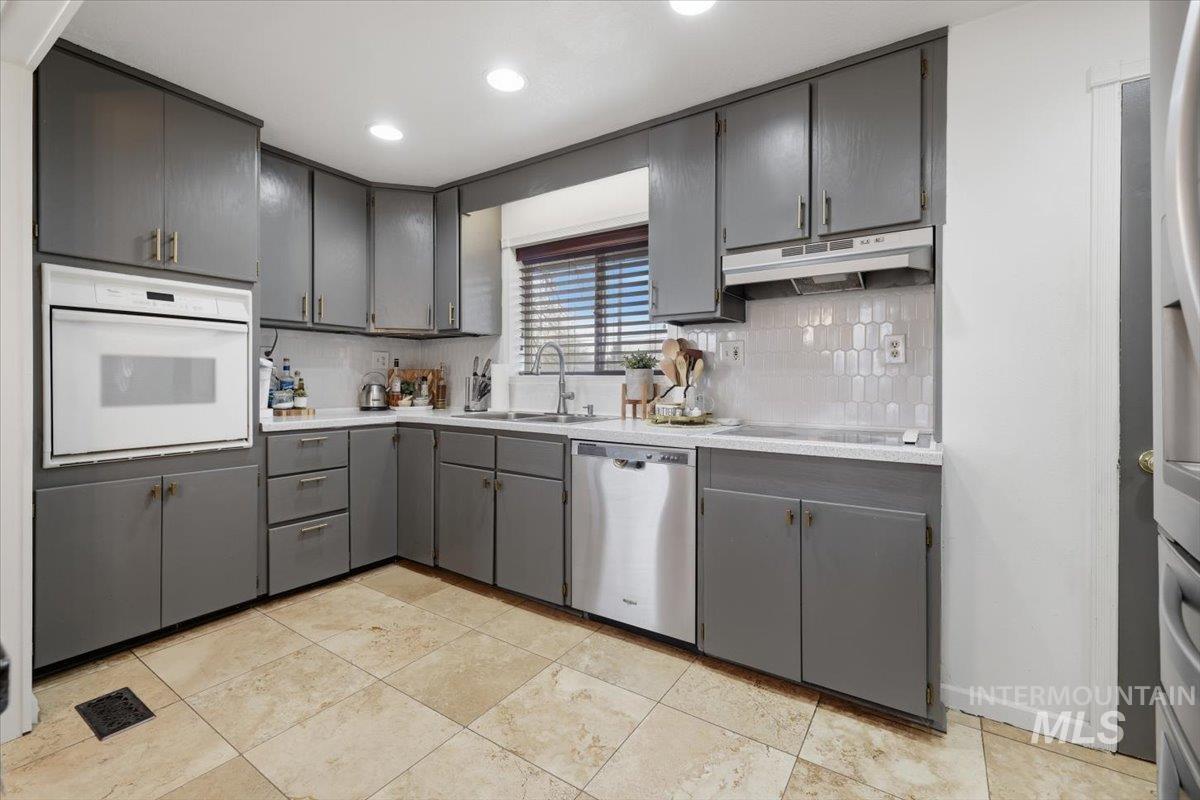 2815 S Indiana, Caldwell, Idaho 83605, 3 Bedrooms, 2 Bathrooms, Residential For Sale, Price $439,900, 98978115