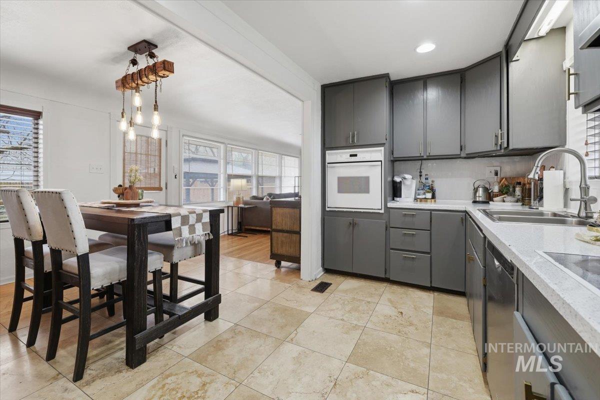 2815 S Indiana, Caldwell, Idaho 83605, 3 Bedrooms, 2 Bathrooms, Residential For Sale, Price $439,900, 98978115