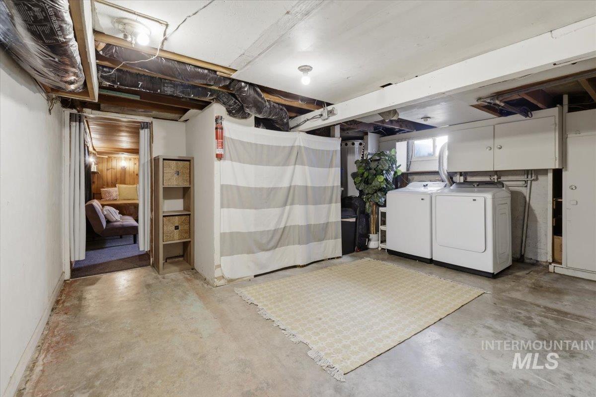 2815 S Indiana, Caldwell, Idaho 83605, 3 Bedrooms, 2 Bathrooms, Residential For Sale, Price $439,900, 98978115