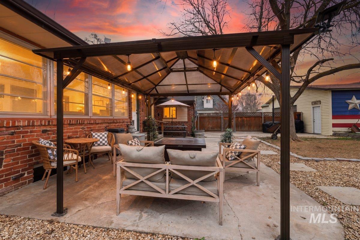 2815 S Indiana, Caldwell, Idaho 83605, 3 Bedrooms, 2 Bathrooms, Residential For Sale, Price $439,900, 98978115