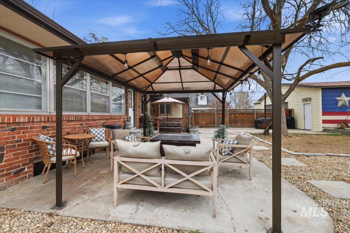 2815 S Indiana, Caldwell, Idaho 83605, 3 Bedrooms, 2 Bathrooms, Residential For Sale, Price $439,900, 98978115