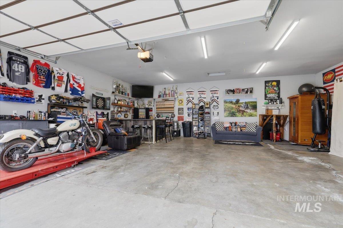 2815 S Indiana, Caldwell, Idaho 83605, 3 Bedrooms, 2 Bathrooms, Residential For Sale, Price $439,900, 98978115