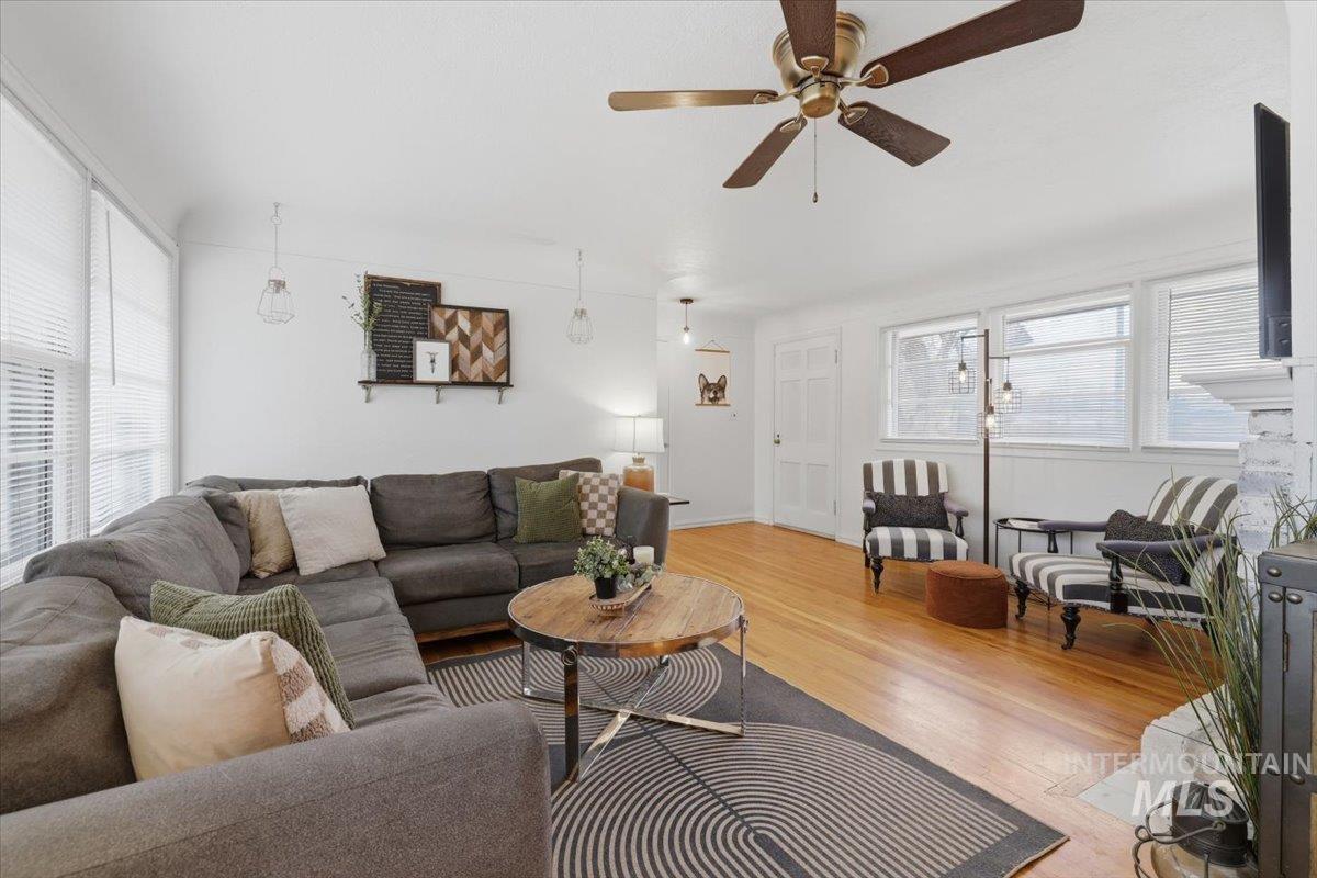 2815 S Indiana, Caldwell, Idaho 83605, 3 Bedrooms, 2 Bathrooms, Residential For Sale, Price $439,900, 98978115