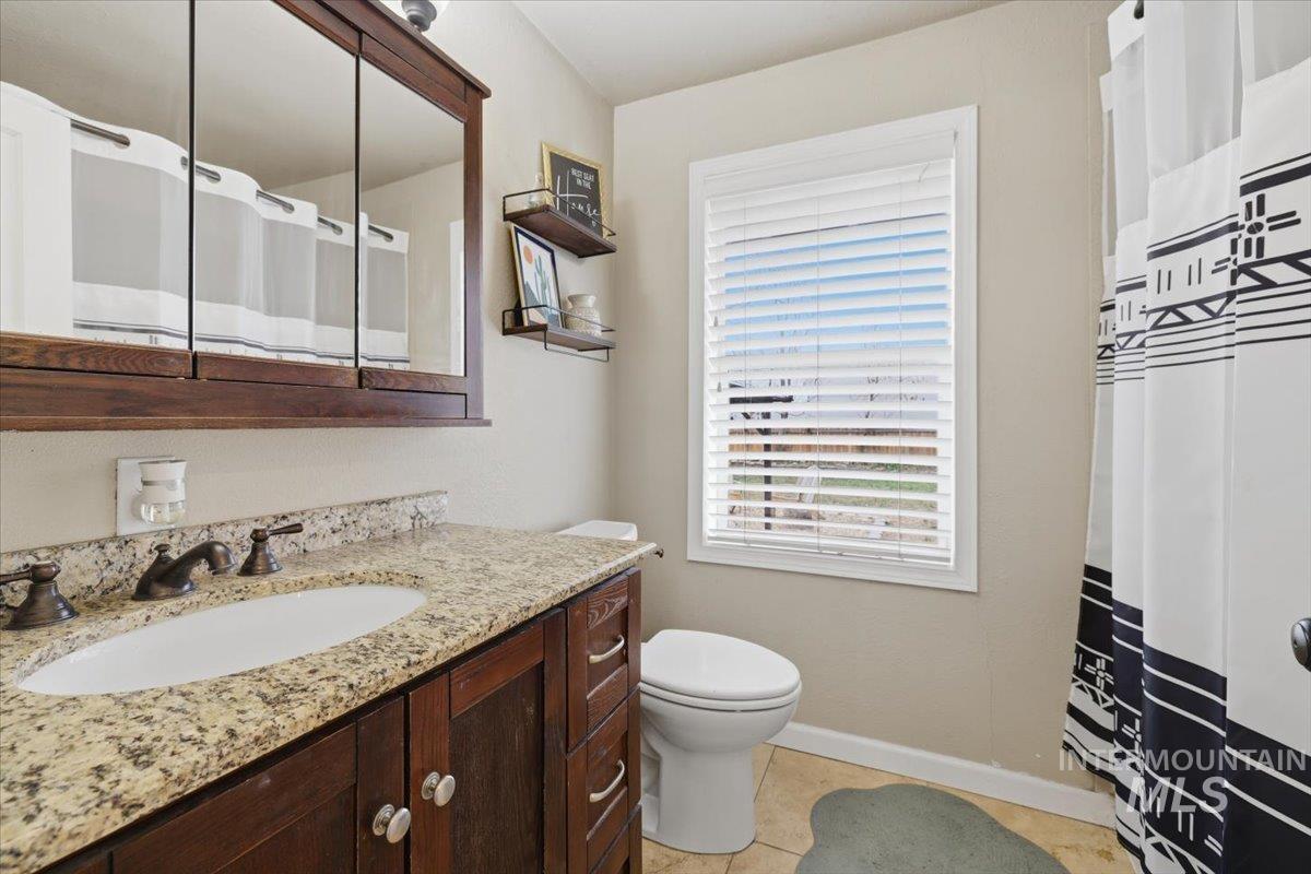 2815 S Indiana, Caldwell, Idaho 83605, 3 Bedrooms, 2 Bathrooms, Residential For Sale, Price $439,900, 98978115