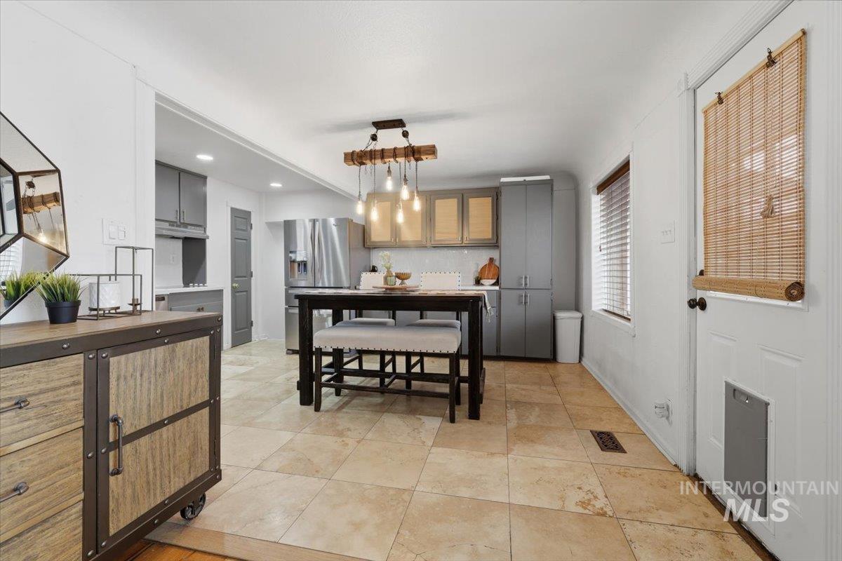 2815 S Indiana, Caldwell, Idaho 83605, 3 Bedrooms, 2 Bathrooms, Residential For Sale, Price $439,900, 98978115