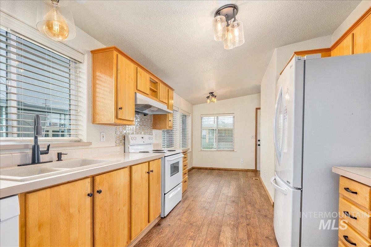 5755 N Confederate Lane, Garden City, Idaho 83714, 3 Bedrooms, 2 Bathrooms, Residential For Sale, Price $190,000, 98978116