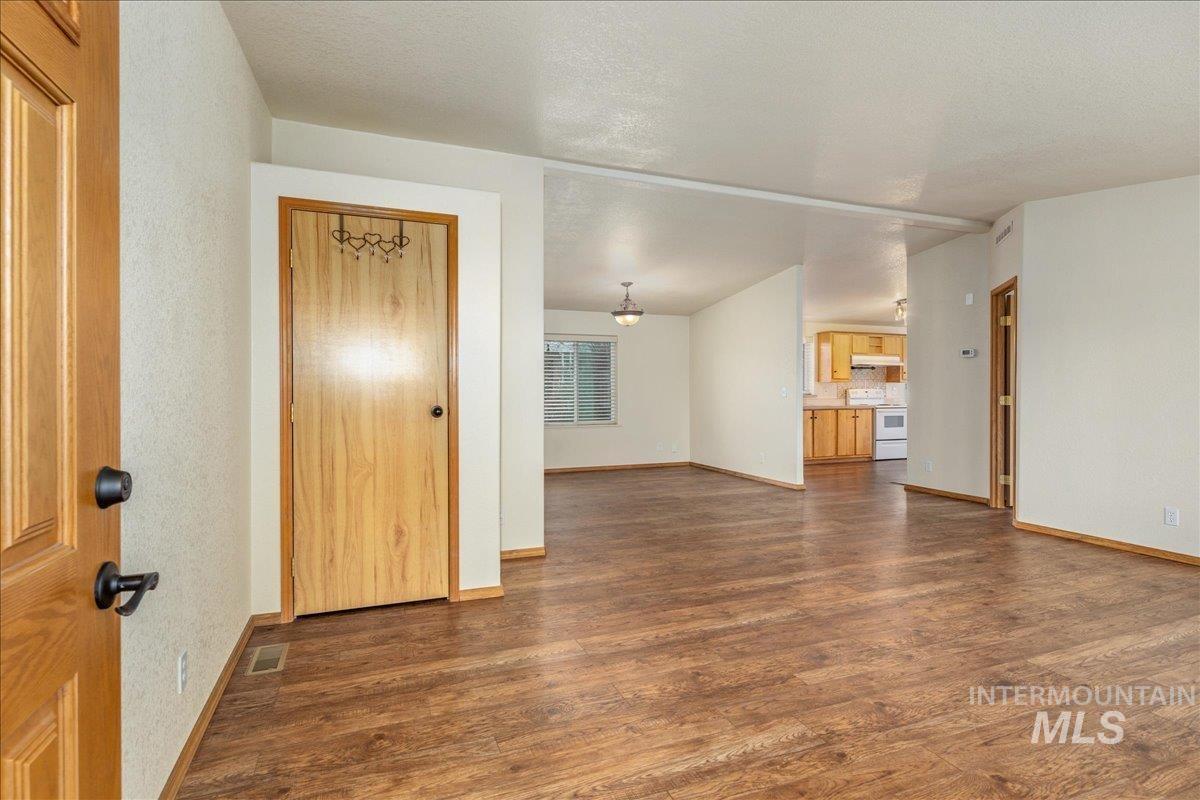 5755 N Confederate Lane, Garden City, Idaho 83714, 3 Bedrooms, 2 Bathrooms, Residential For Sale, Price $190,000, 98978116