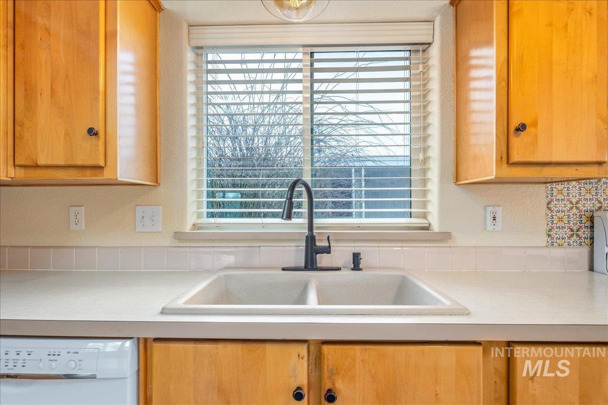 5755 N Confederate Lane, Garden City, Idaho 83714, 3 Bedrooms, 2 Bathrooms, Residential For Sale, Price $190,000, 98978116